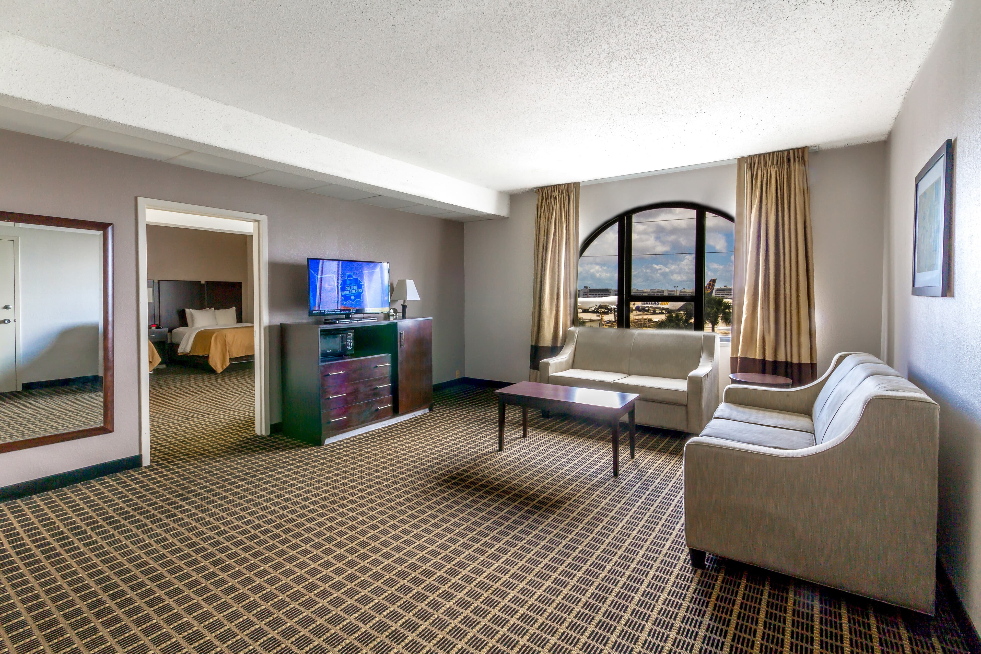 Clarion Inn & Suites Miami International Airport — 13