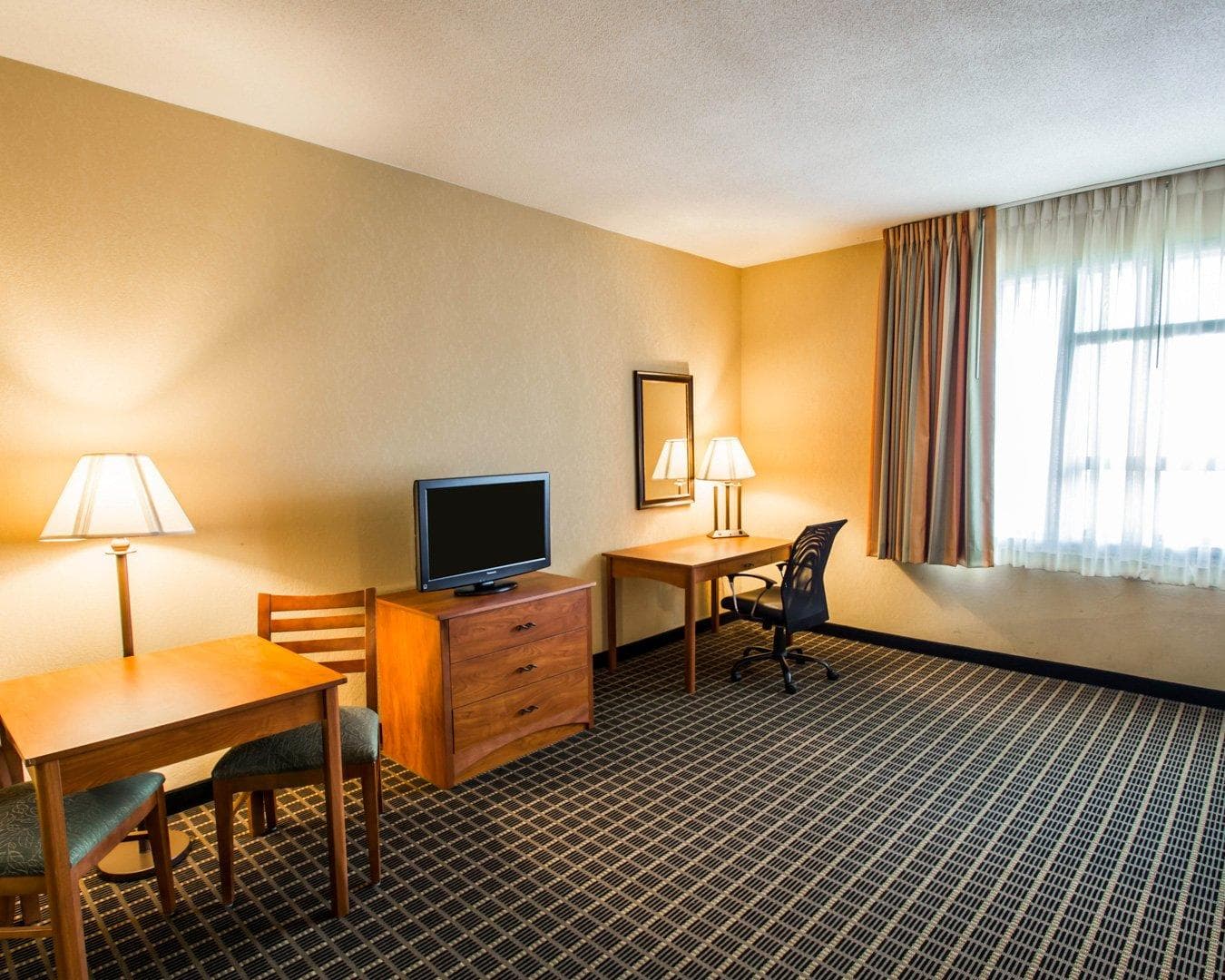 Clarion Inn & Suites Miami International Airport — 15