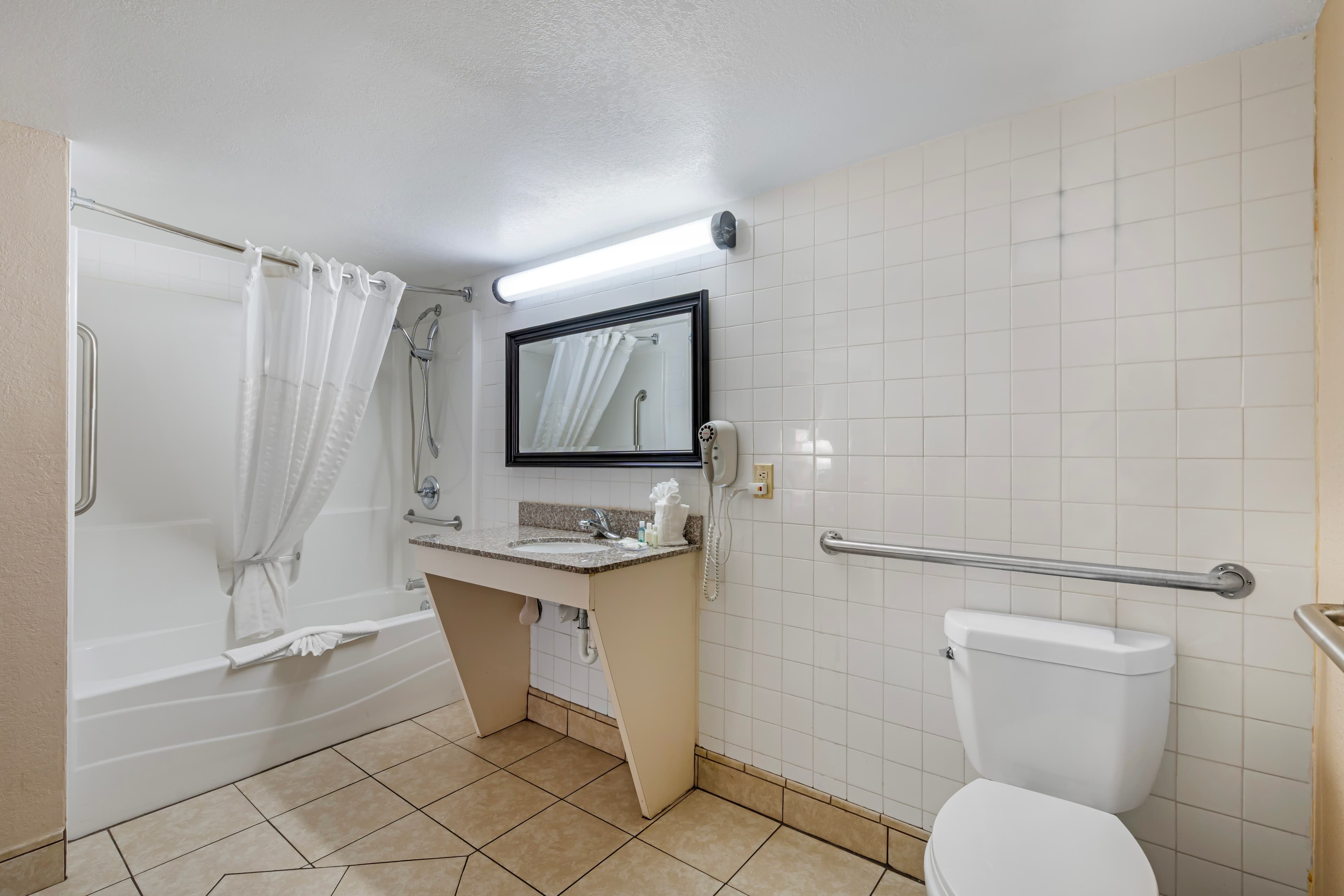 Quality Inn & Suites Conference Center — 6