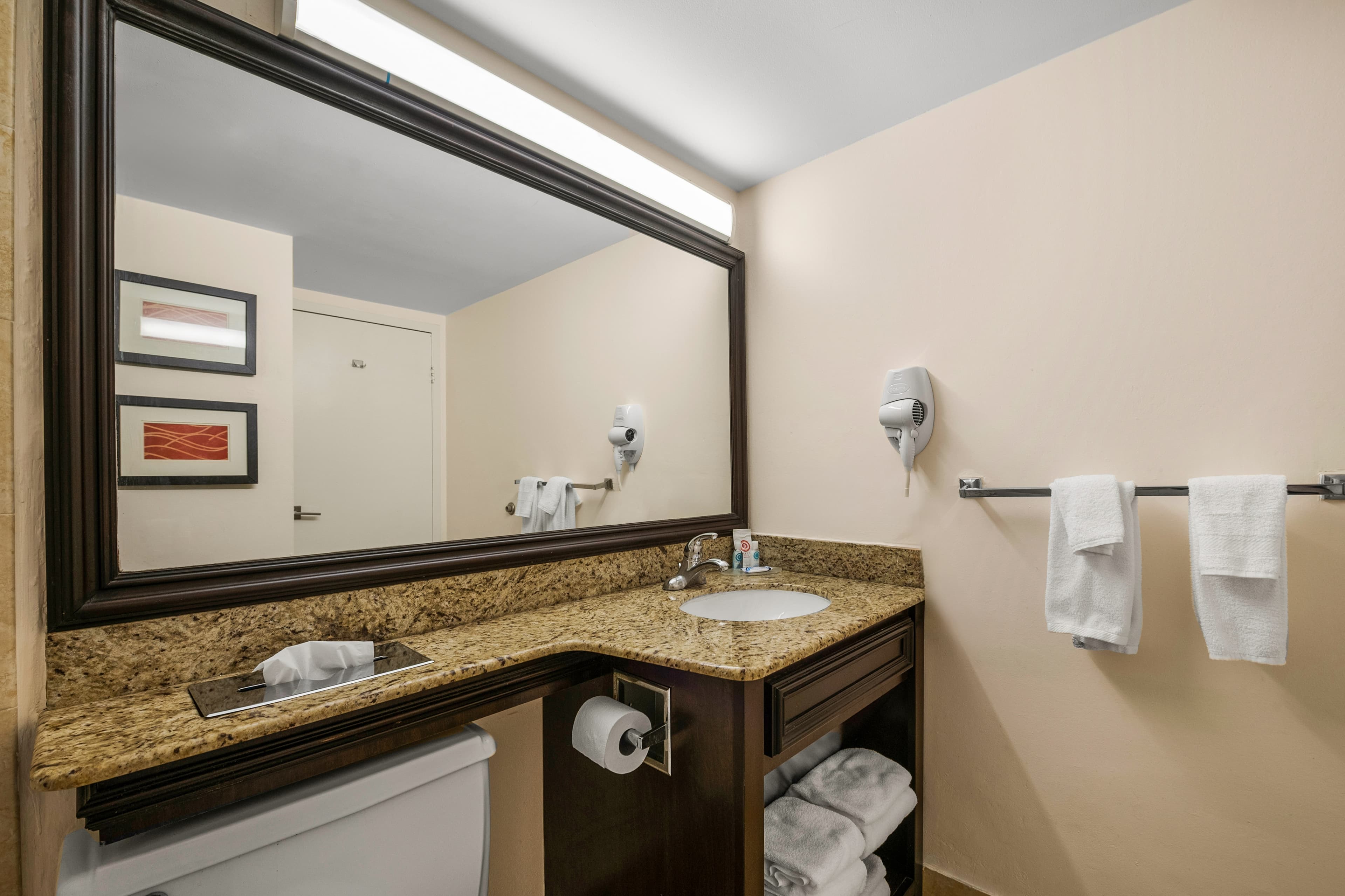 Comfort Inn Oceanside Deerfield Beach — 12