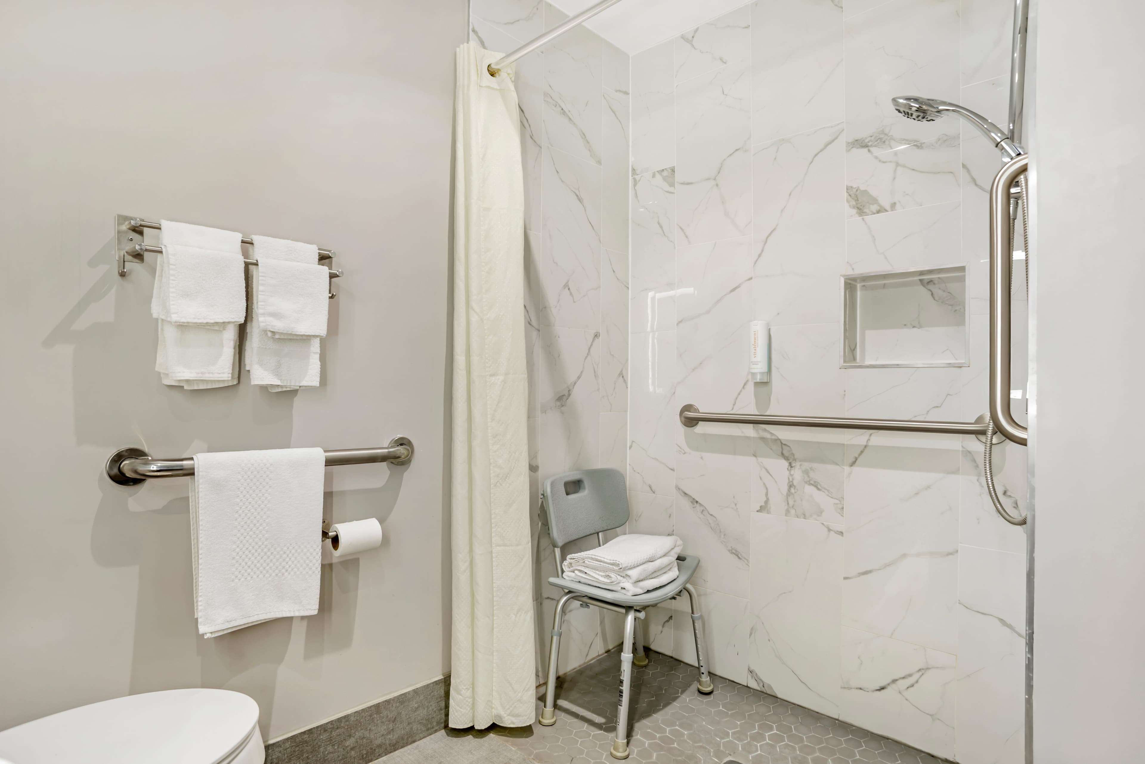 Econo Lodge Tallahassee Downtown - University — 9