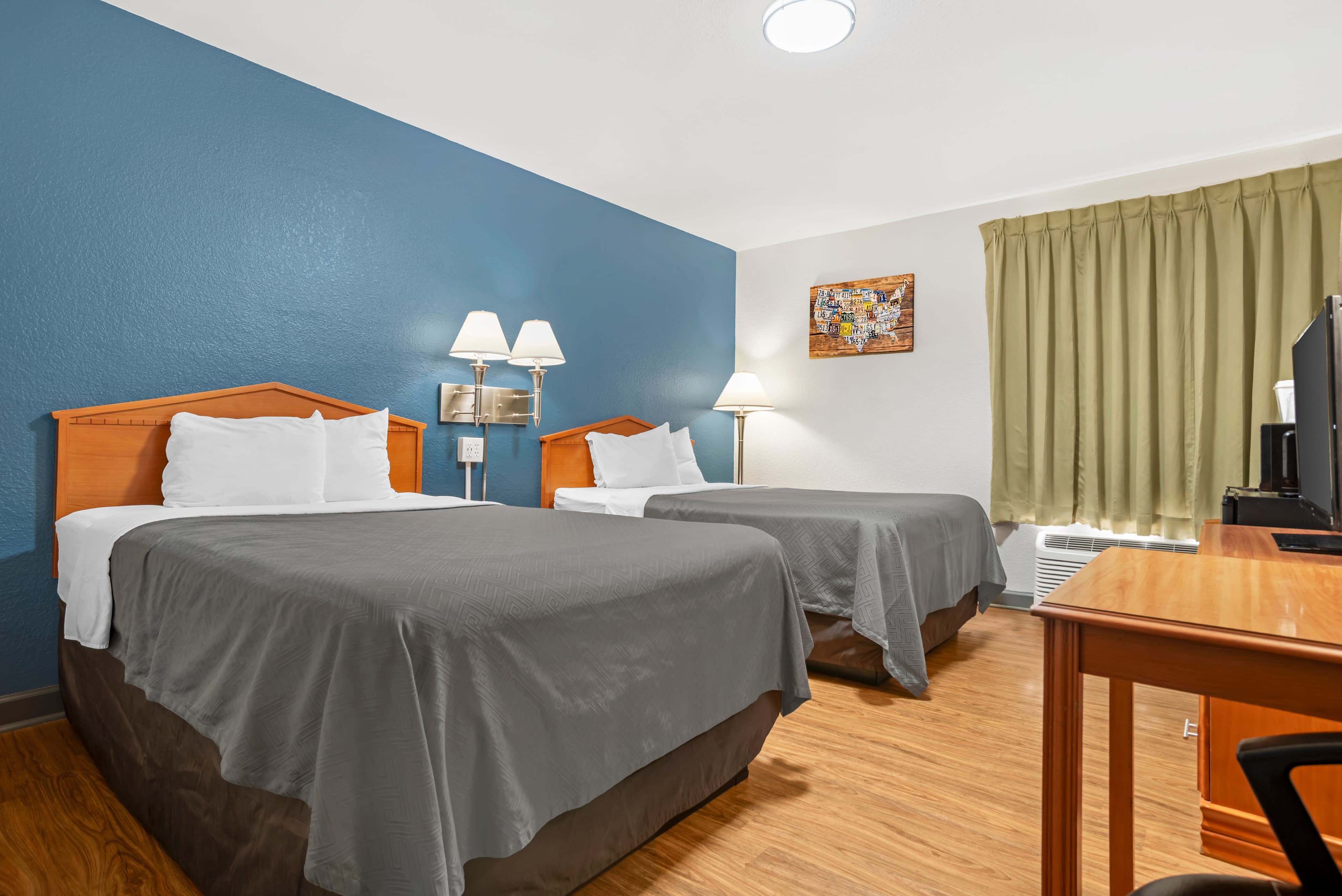 Econo Lodge Tallahassee Downtown - University - Image 2