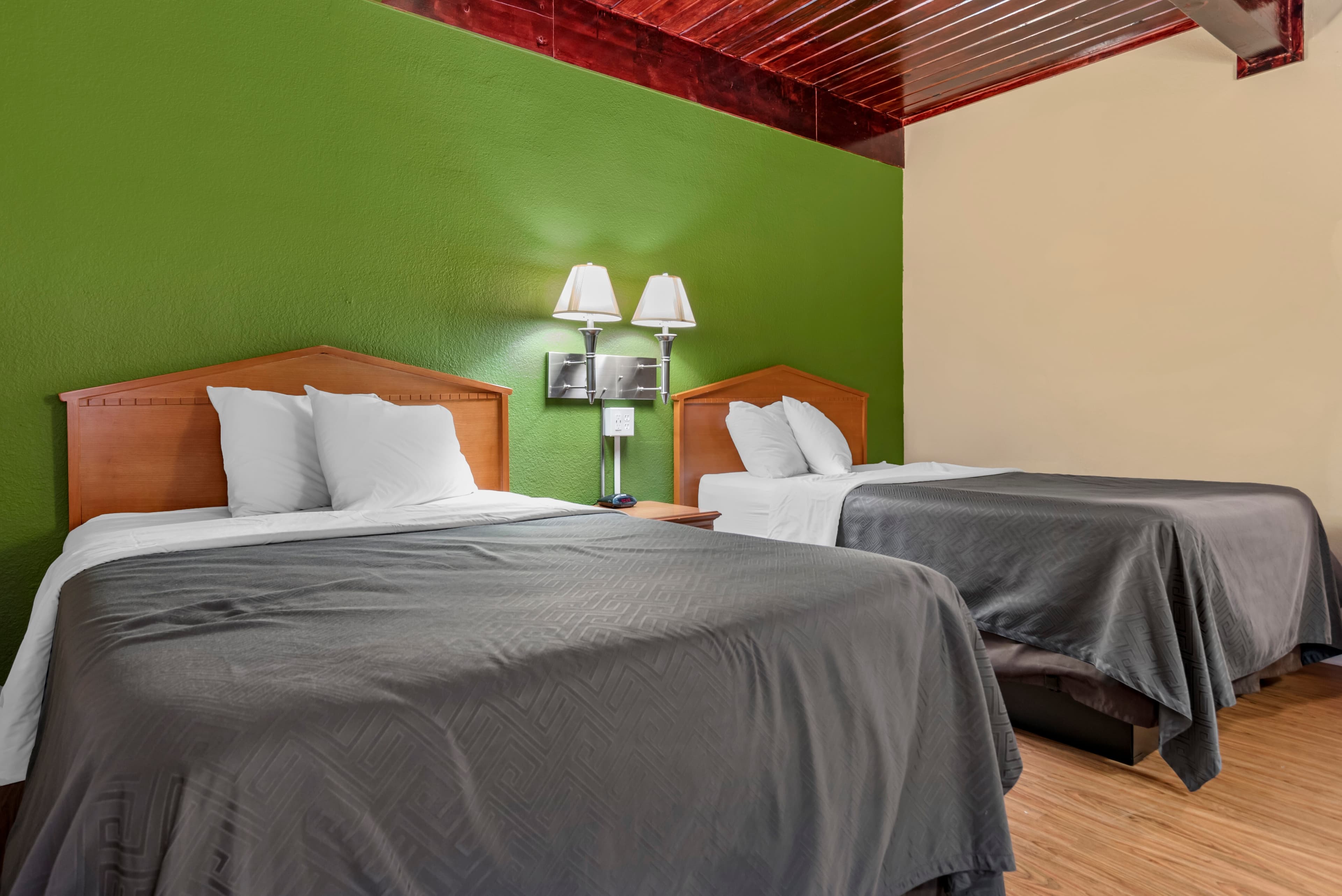 Econo Lodge Tallahassee Downtown - University — 11
