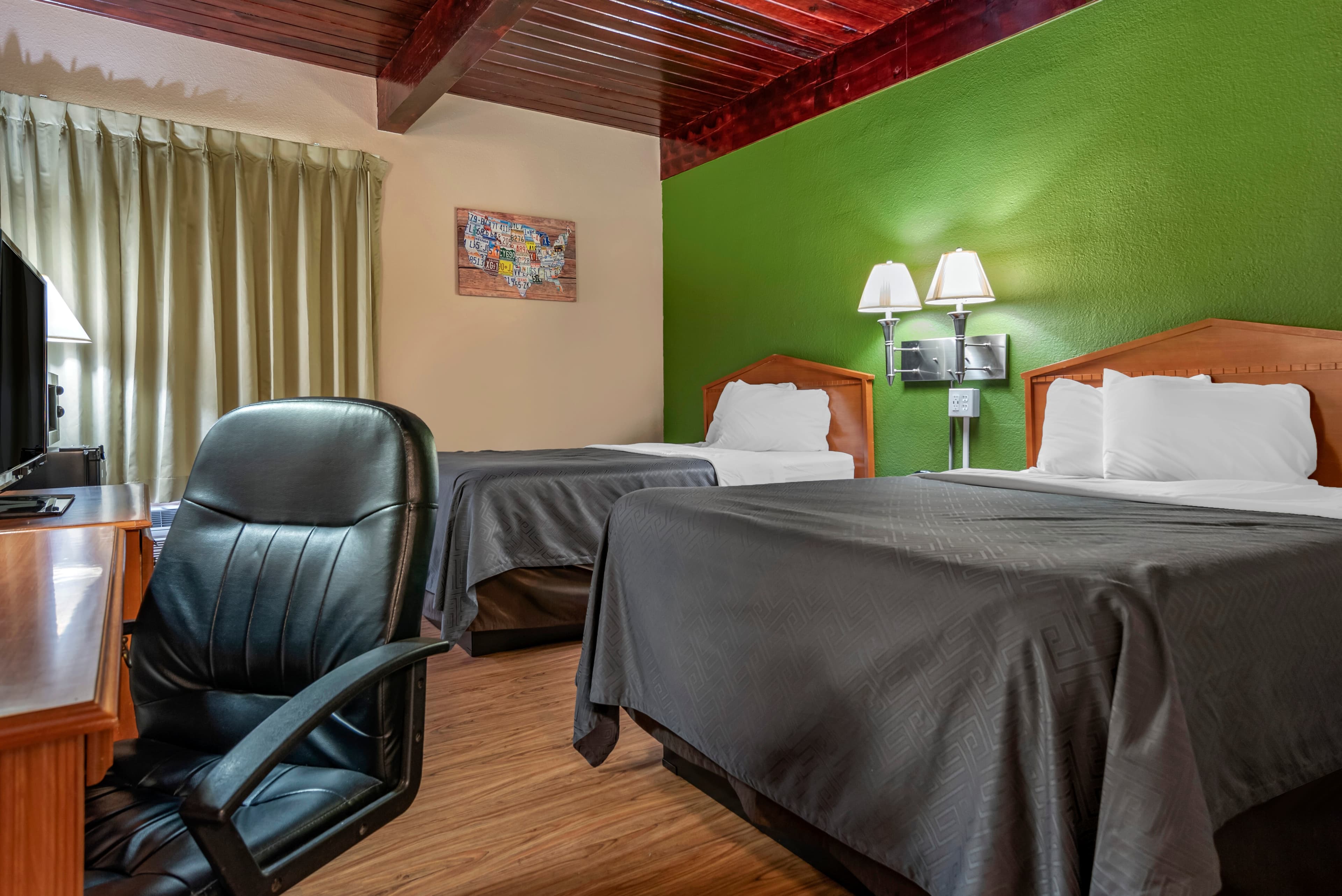Econo Lodge Tallahassee Downtown - University — 12
