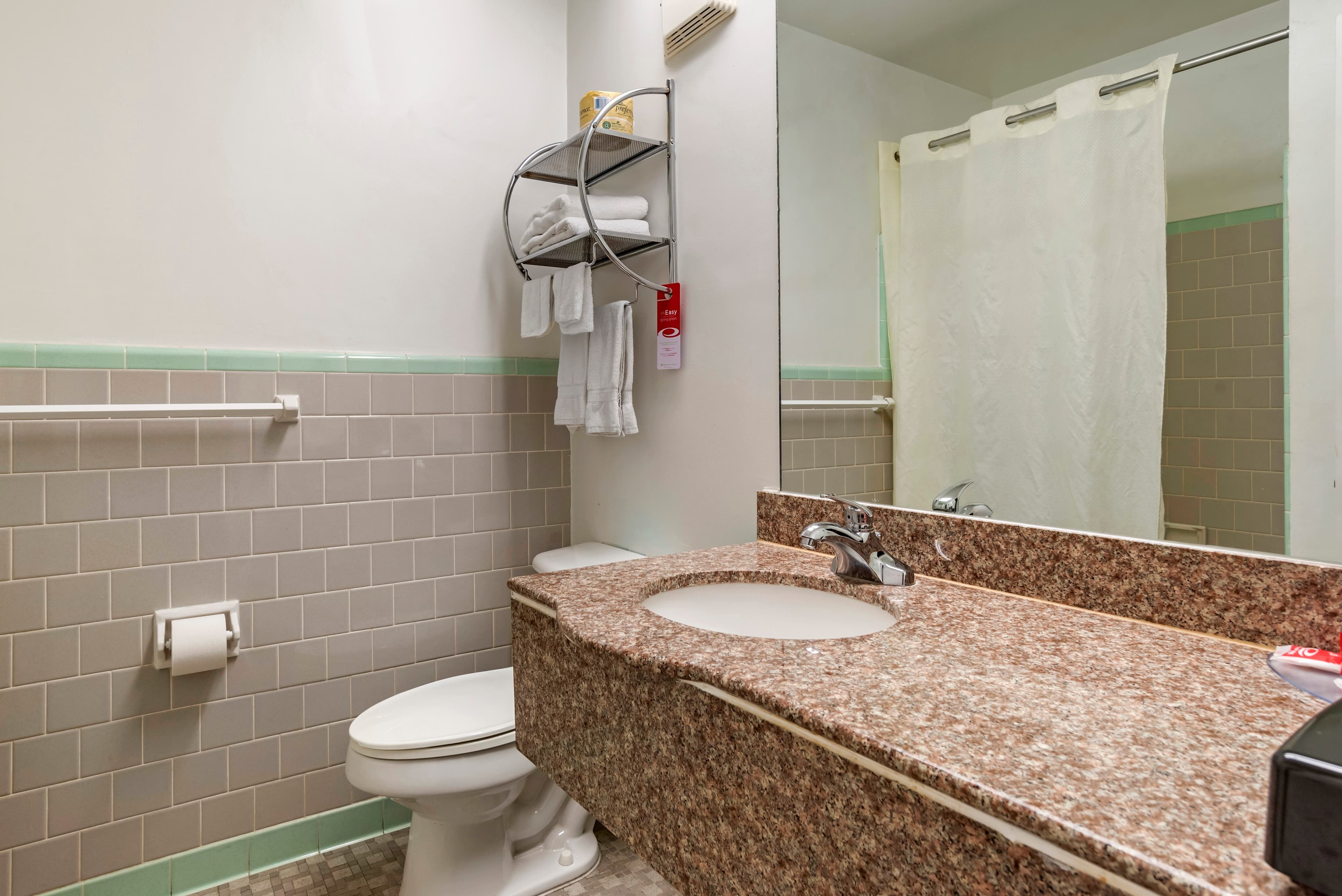 Econo Lodge Tallahassee Downtown - University — 13
