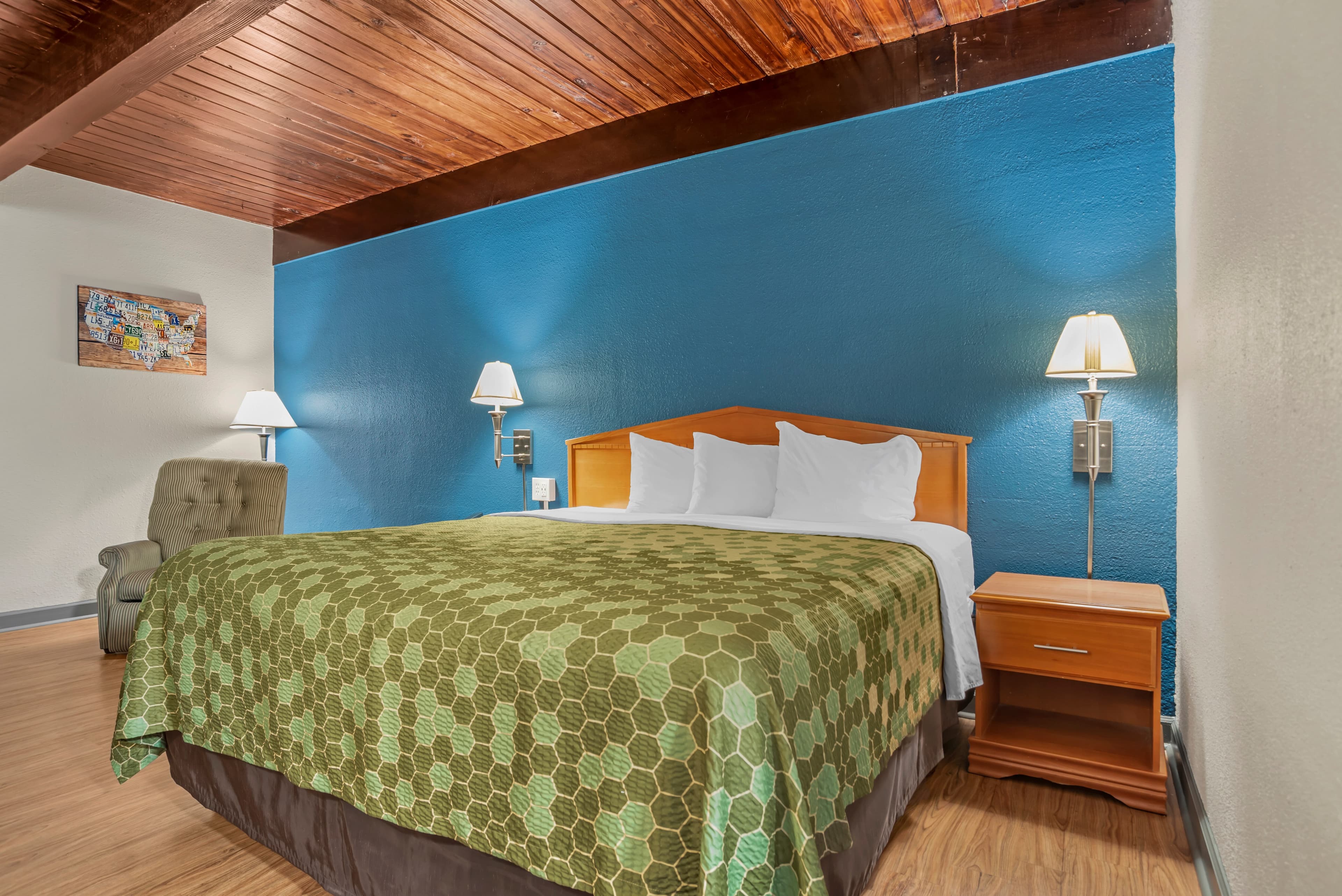 Econo Lodge Tallahassee Downtown - University — 10