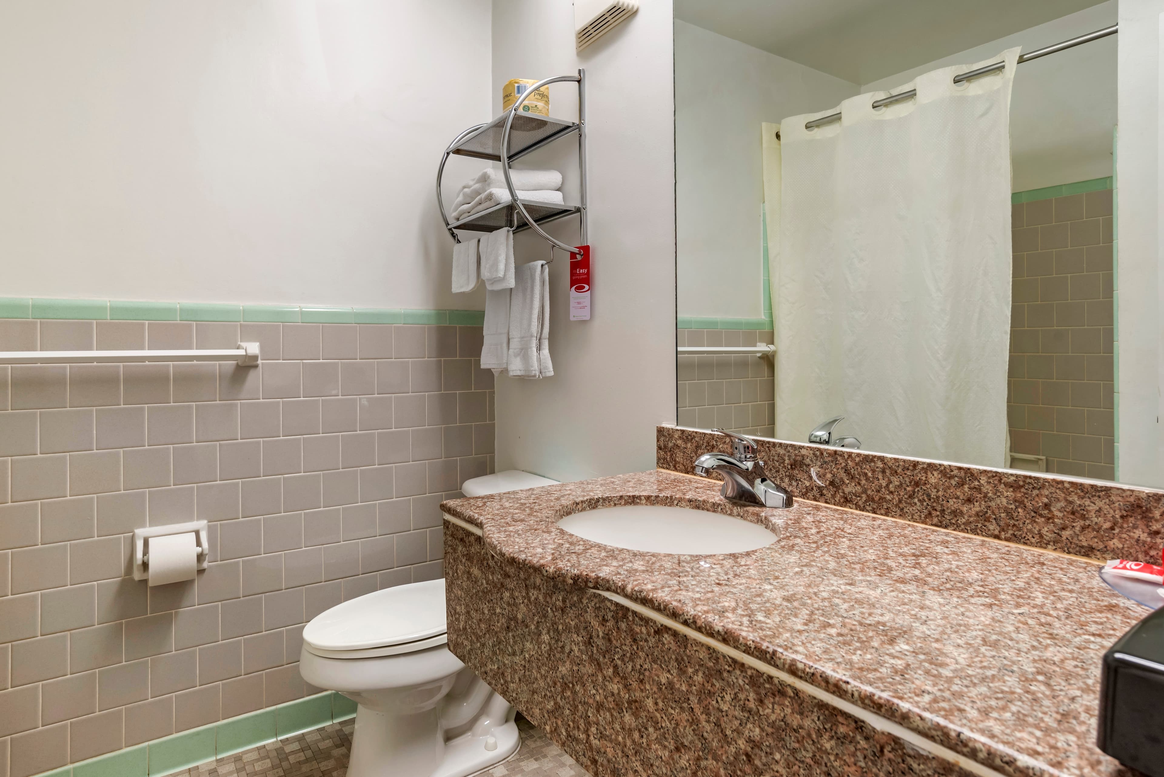 Econo Lodge Tallahassee Downtown - University — 9