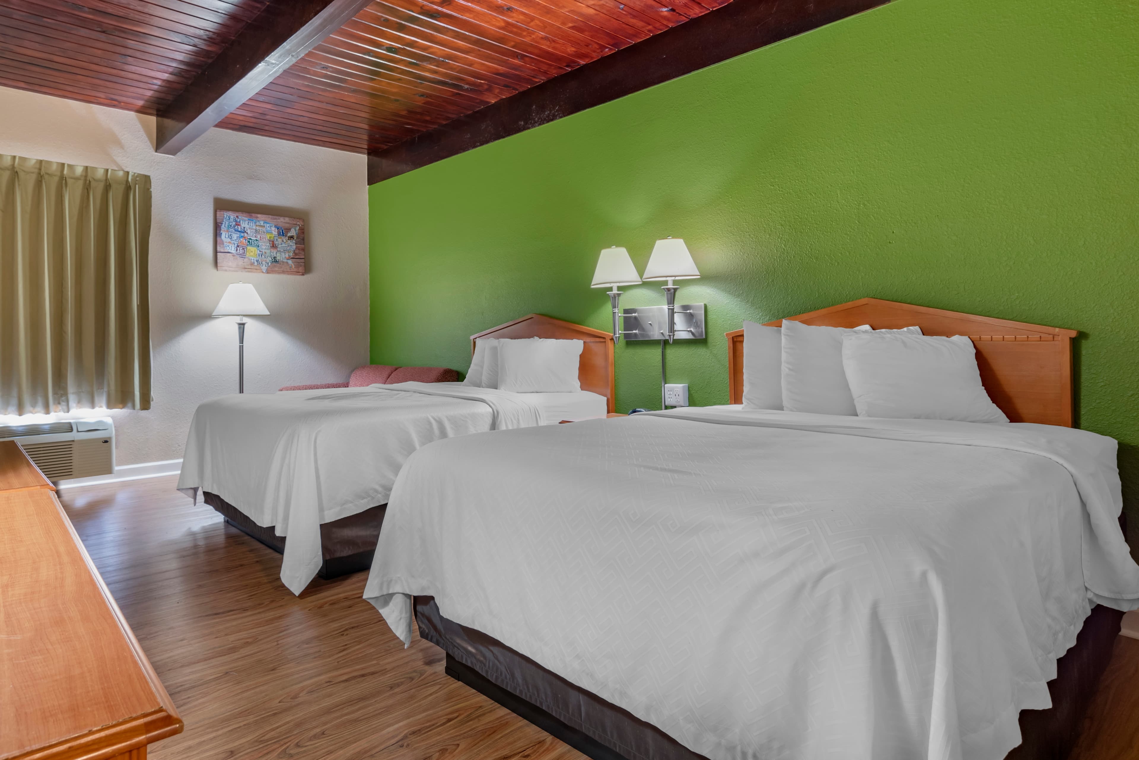 Econo Lodge Tallahassee Downtown - University — 18