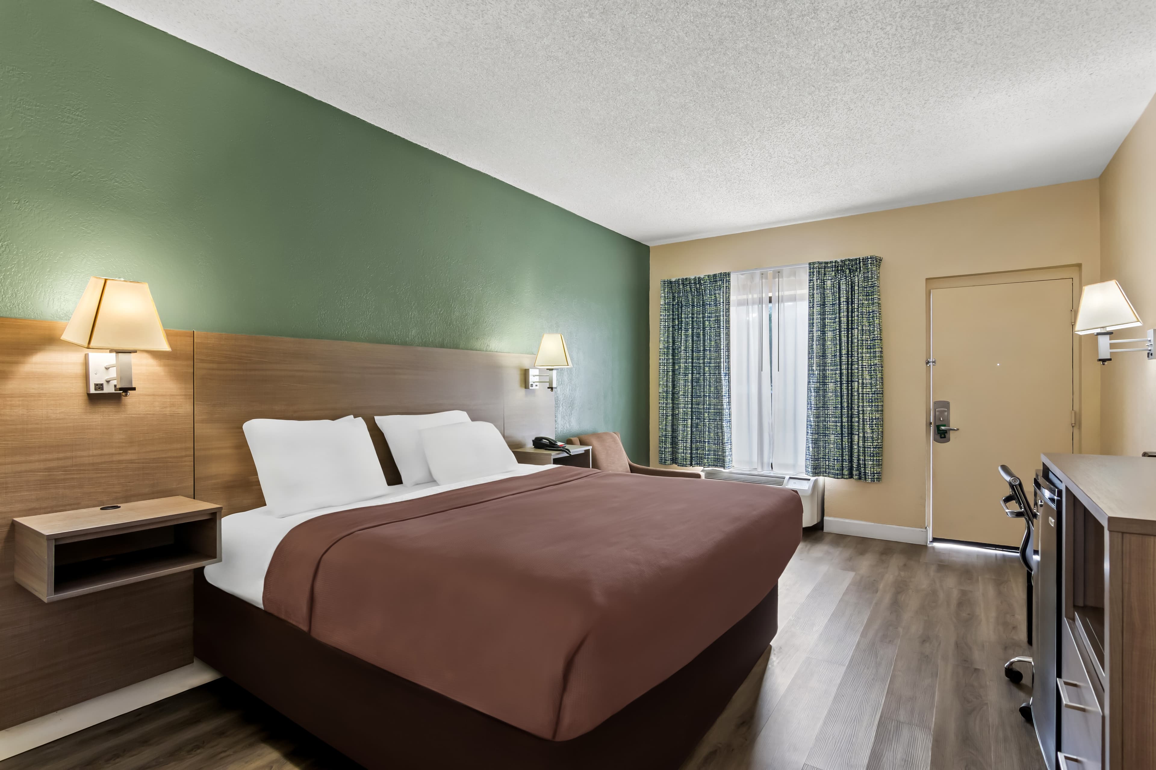 Quality Inn Fort Pierce I-95 - Image 2