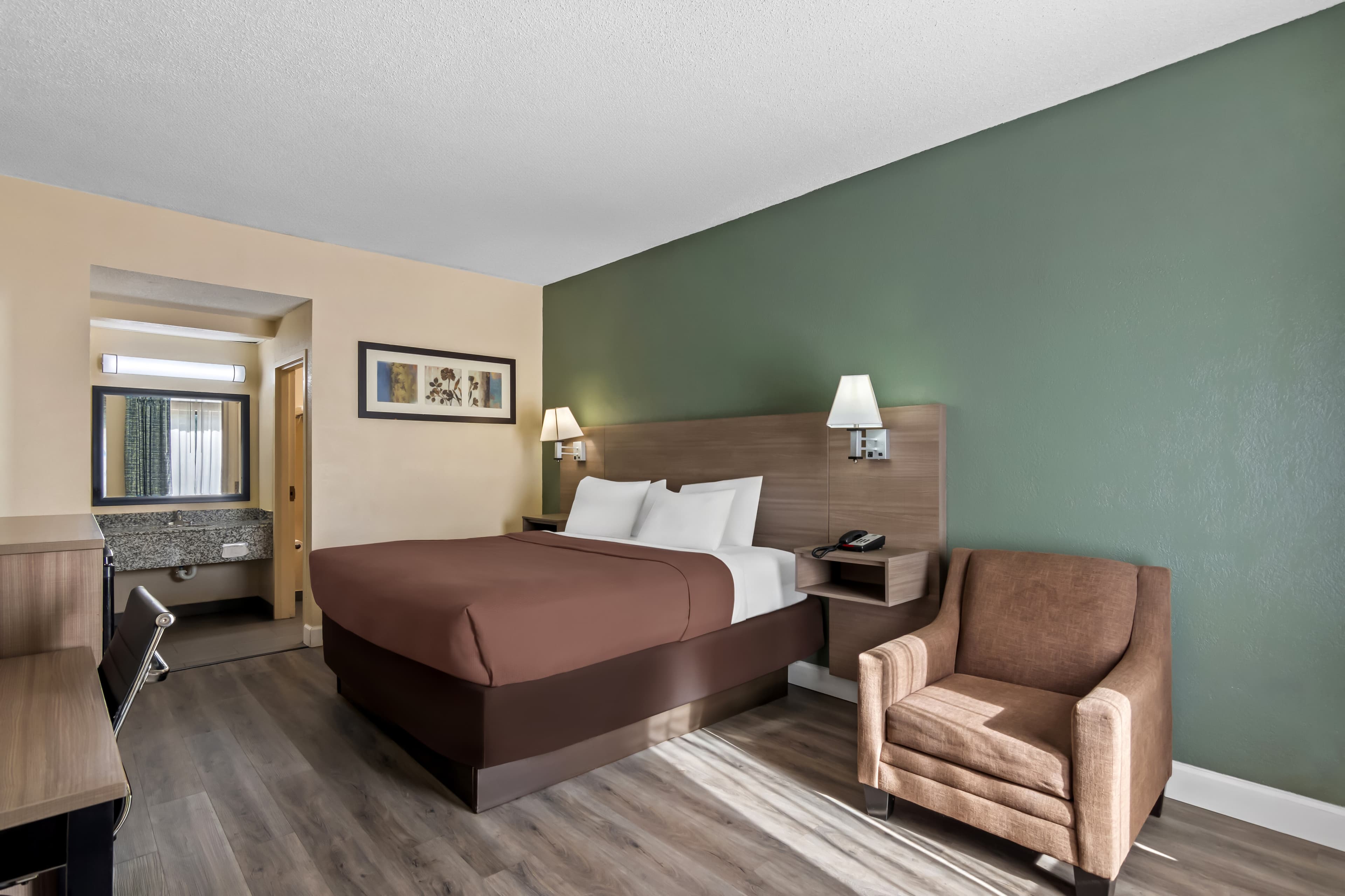 Quality Inn Fort Pierce I-95 - Image 4