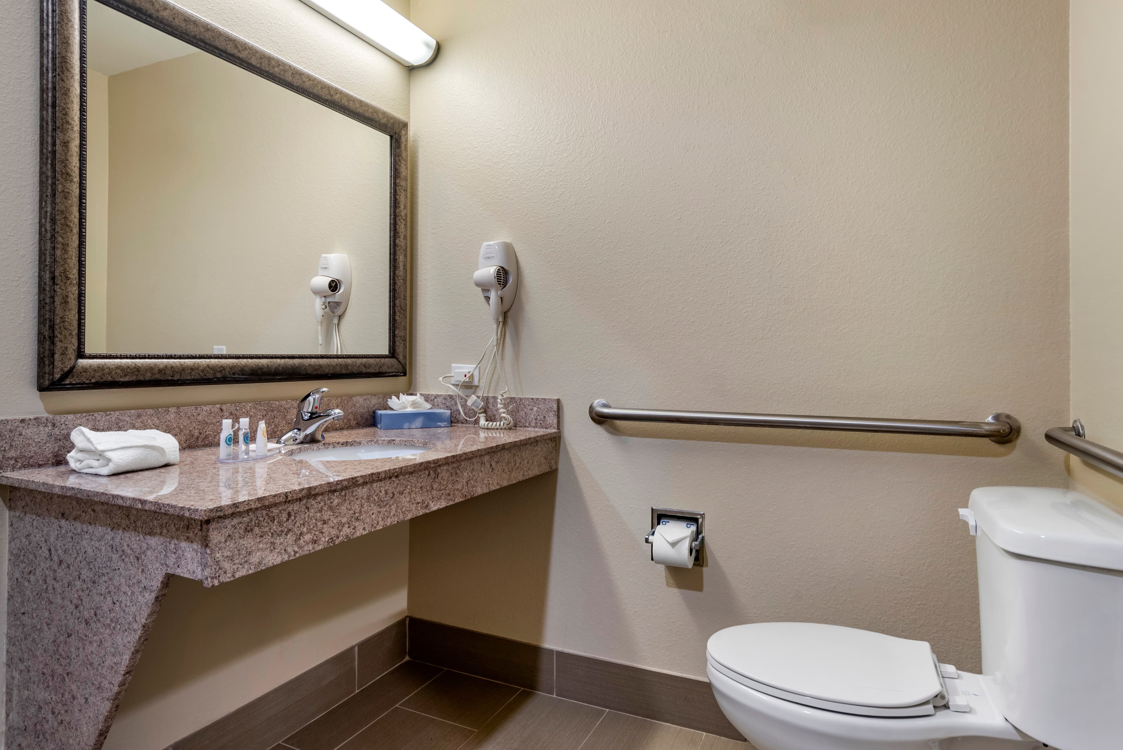 Comfort Inn & Suites Fort Walton Beach - Destin West - Image 5