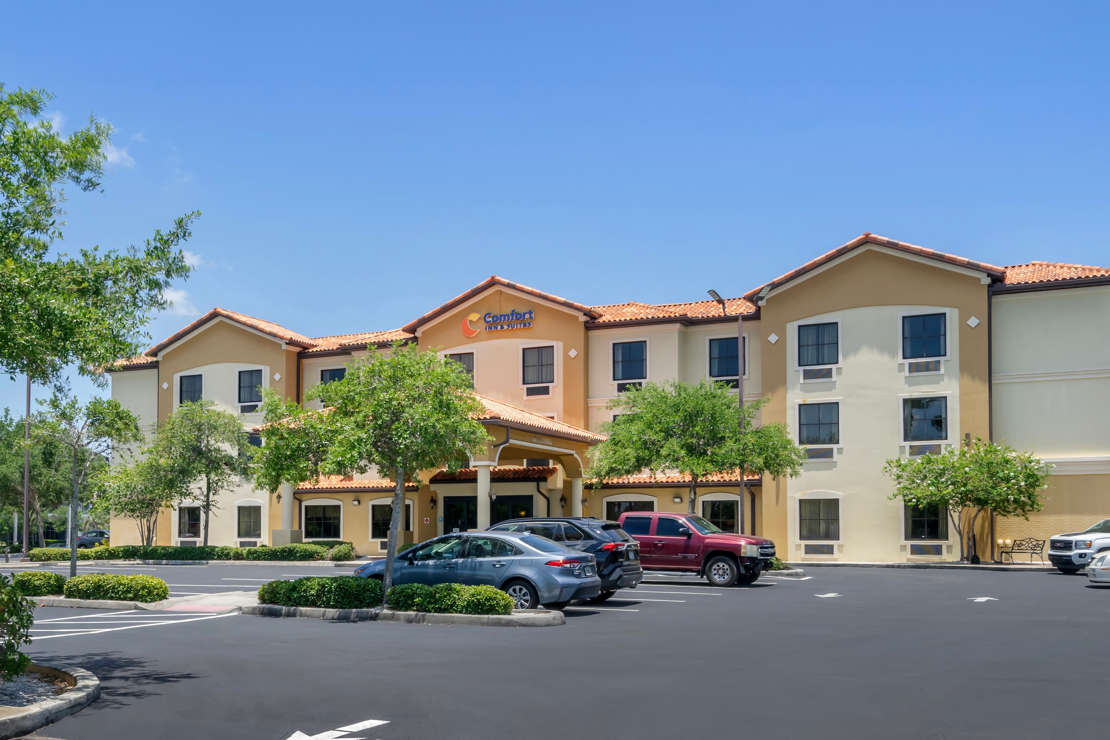 Comfort Inn & Suites Northeast - Gateway - Image 1