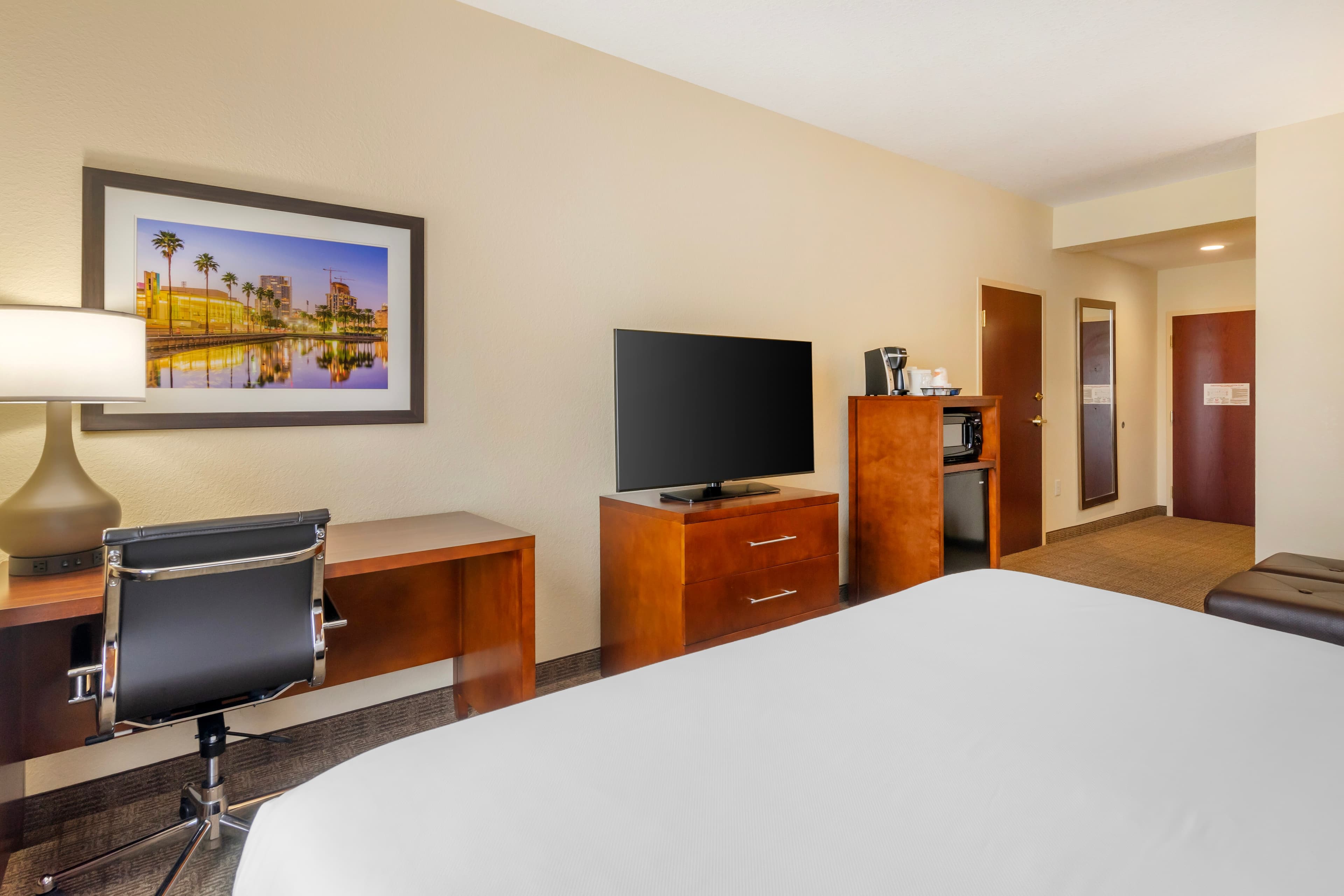 Comfort Inn & Suites Northeast - Gateway — 16
