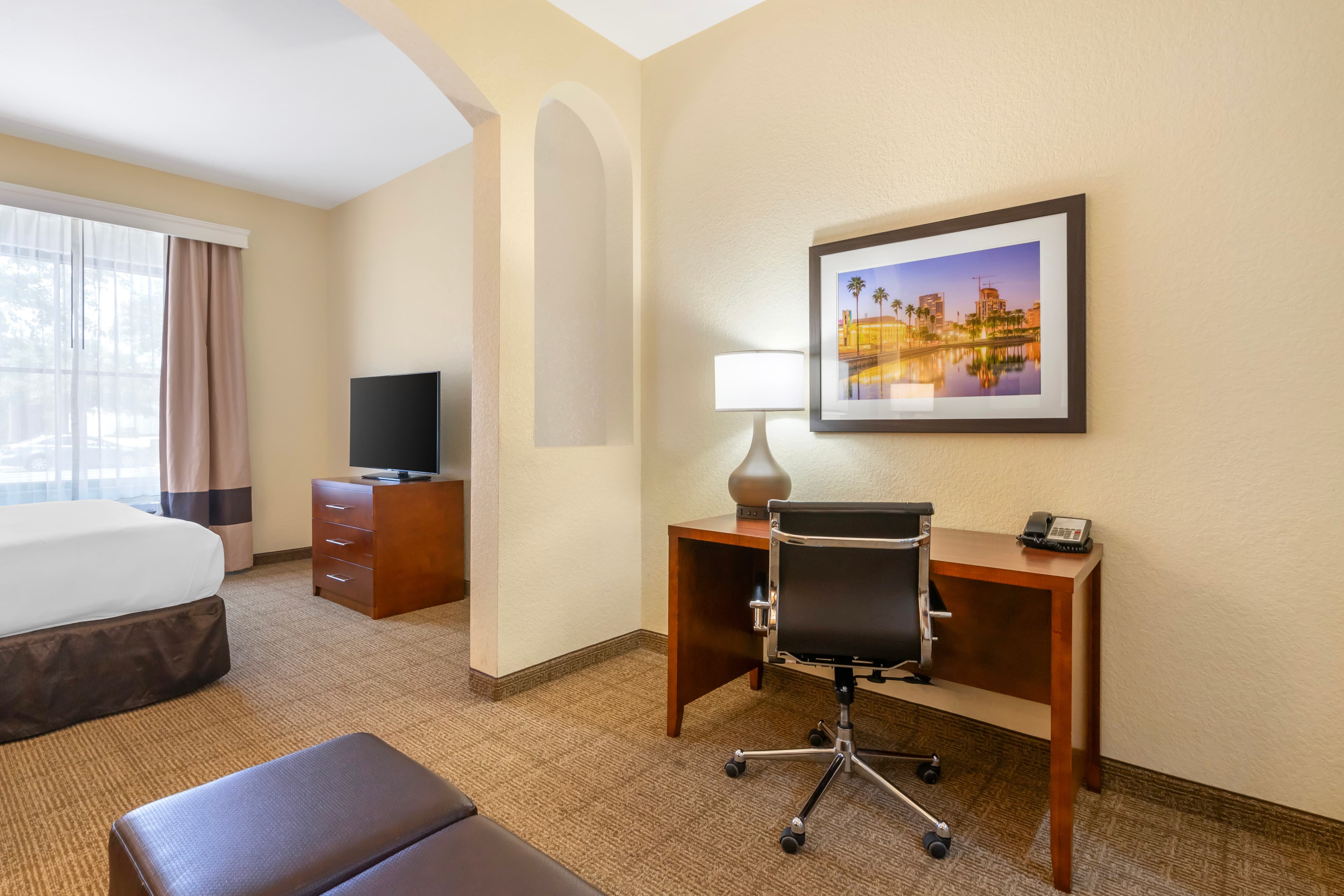 Comfort Inn & Suites Northeast - Gateway — 19