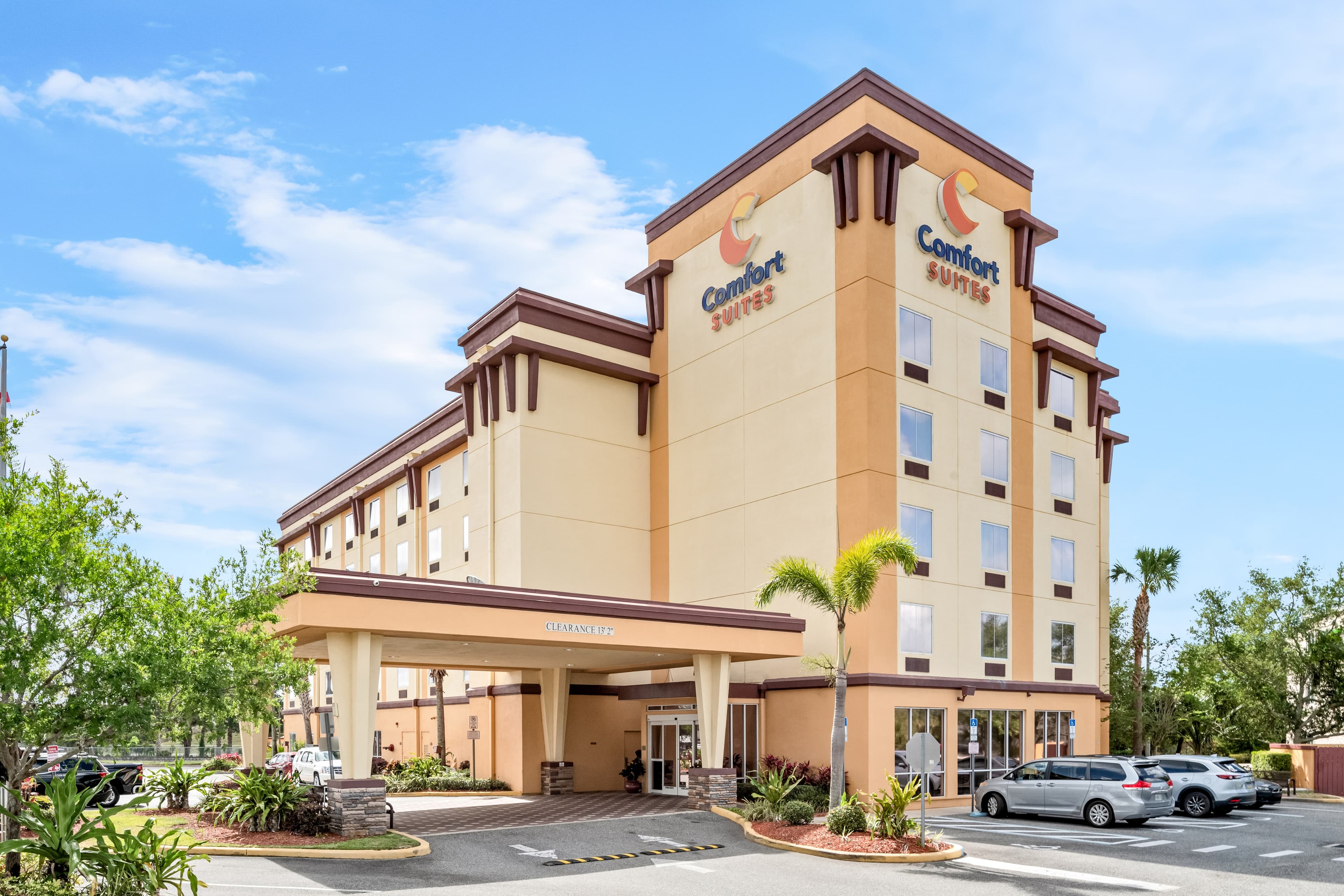 Comfort Suites Orlando Airport - Image 1