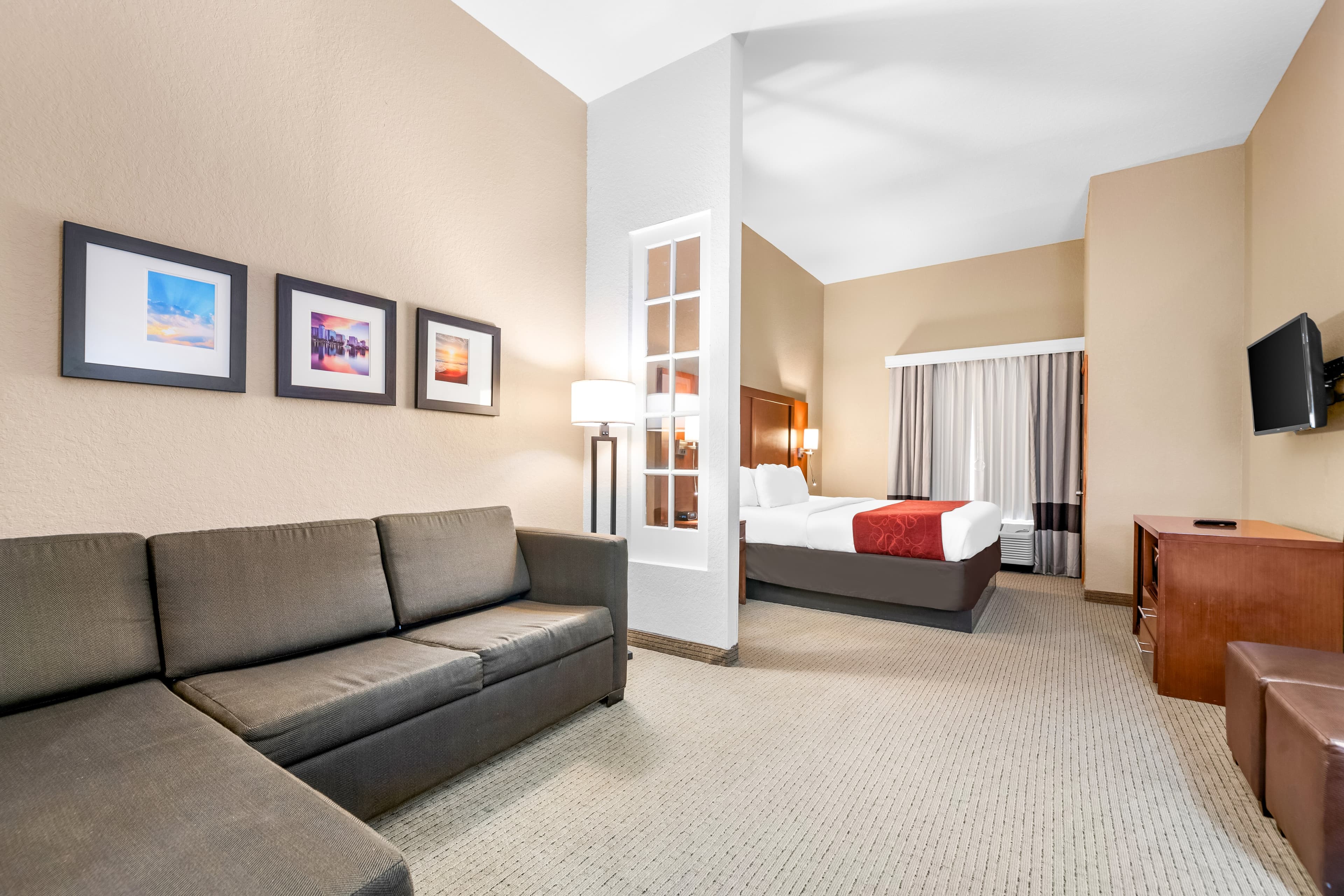 Comfort Suites Orlando Airport - Image 2