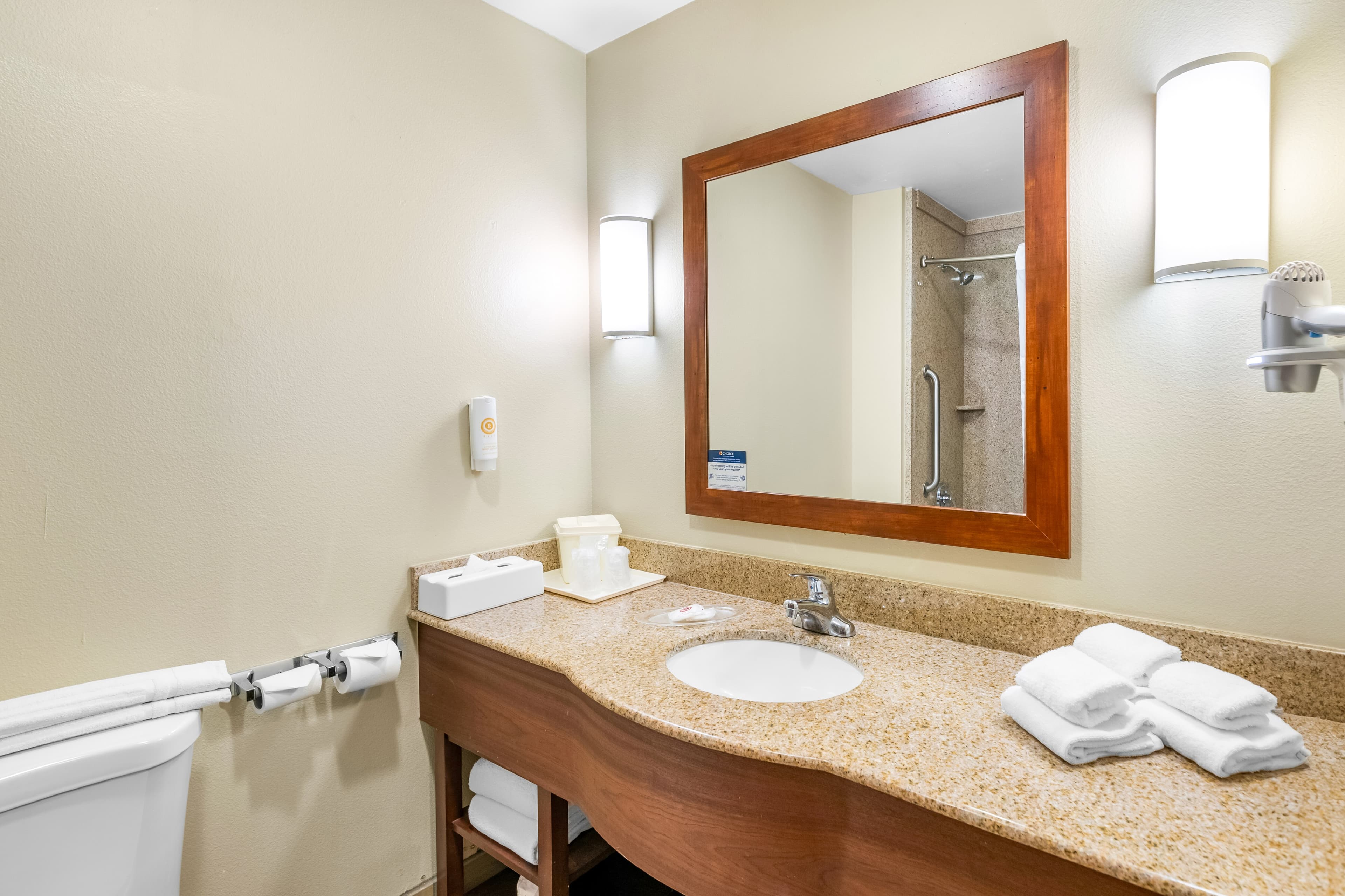 Comfort Suites Orlando Airport - Image 4