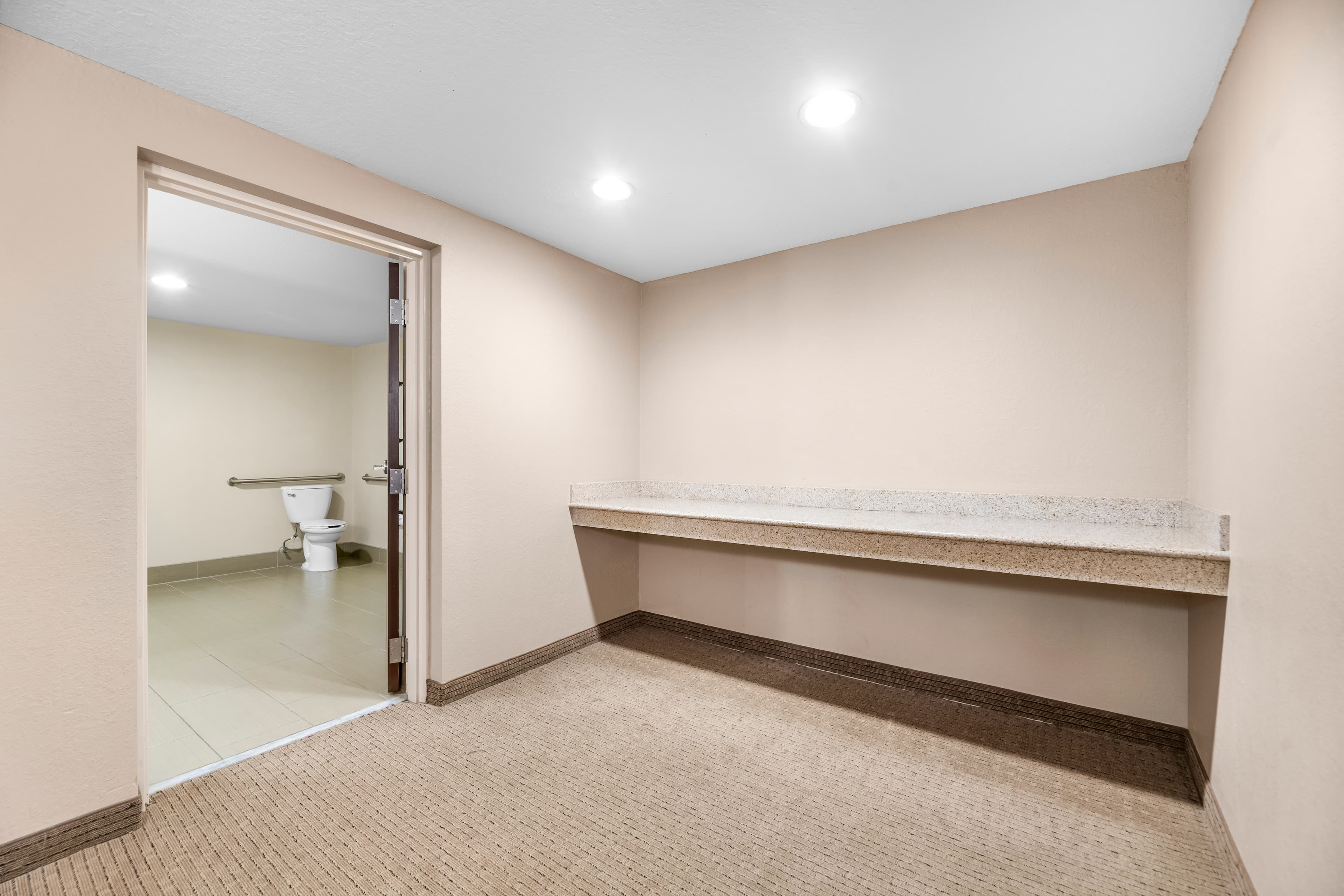 Comfort Suites Orlando Airport — 12