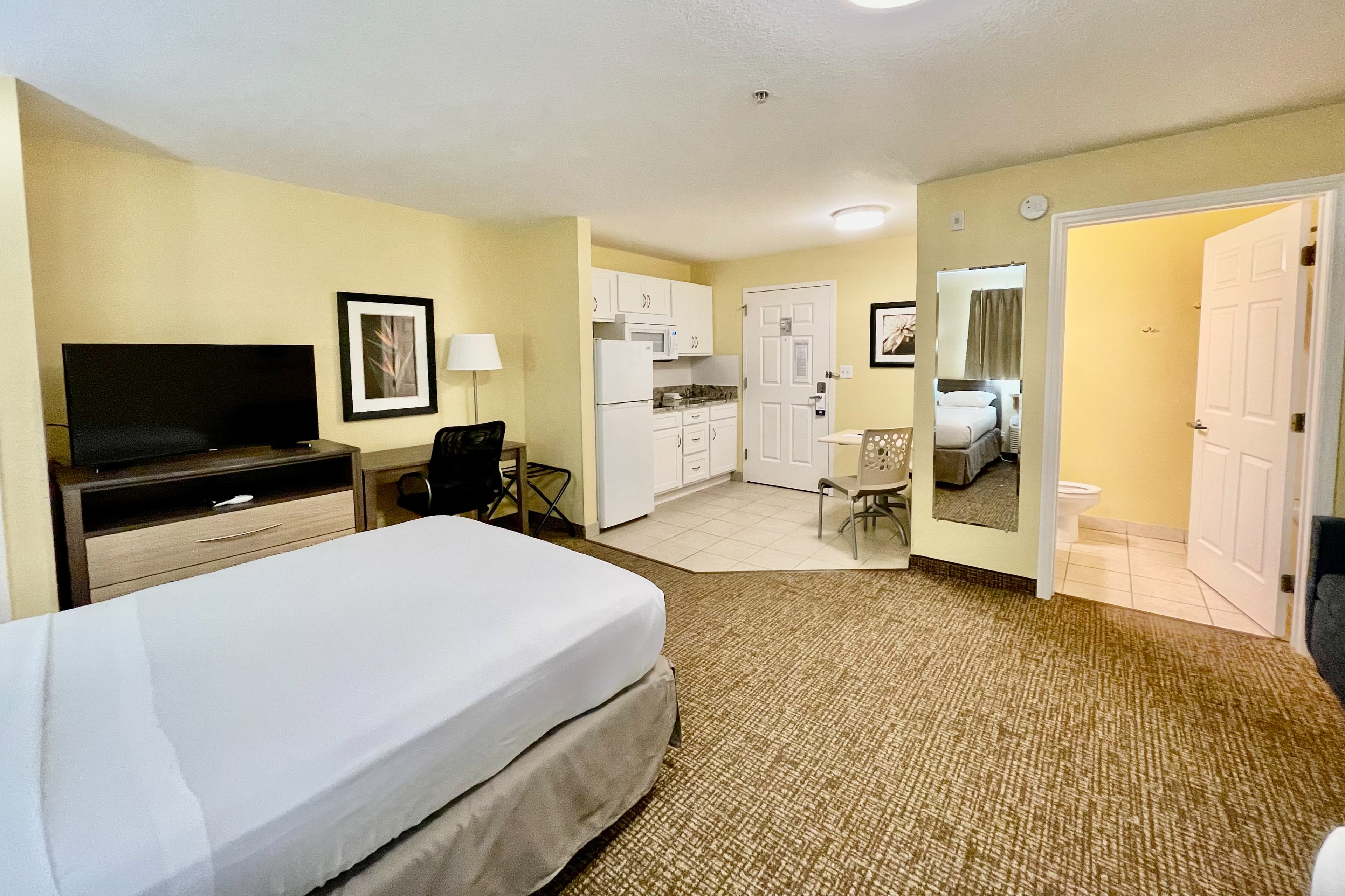 Suburban Studios Fort Myers Cape Coral — 38
