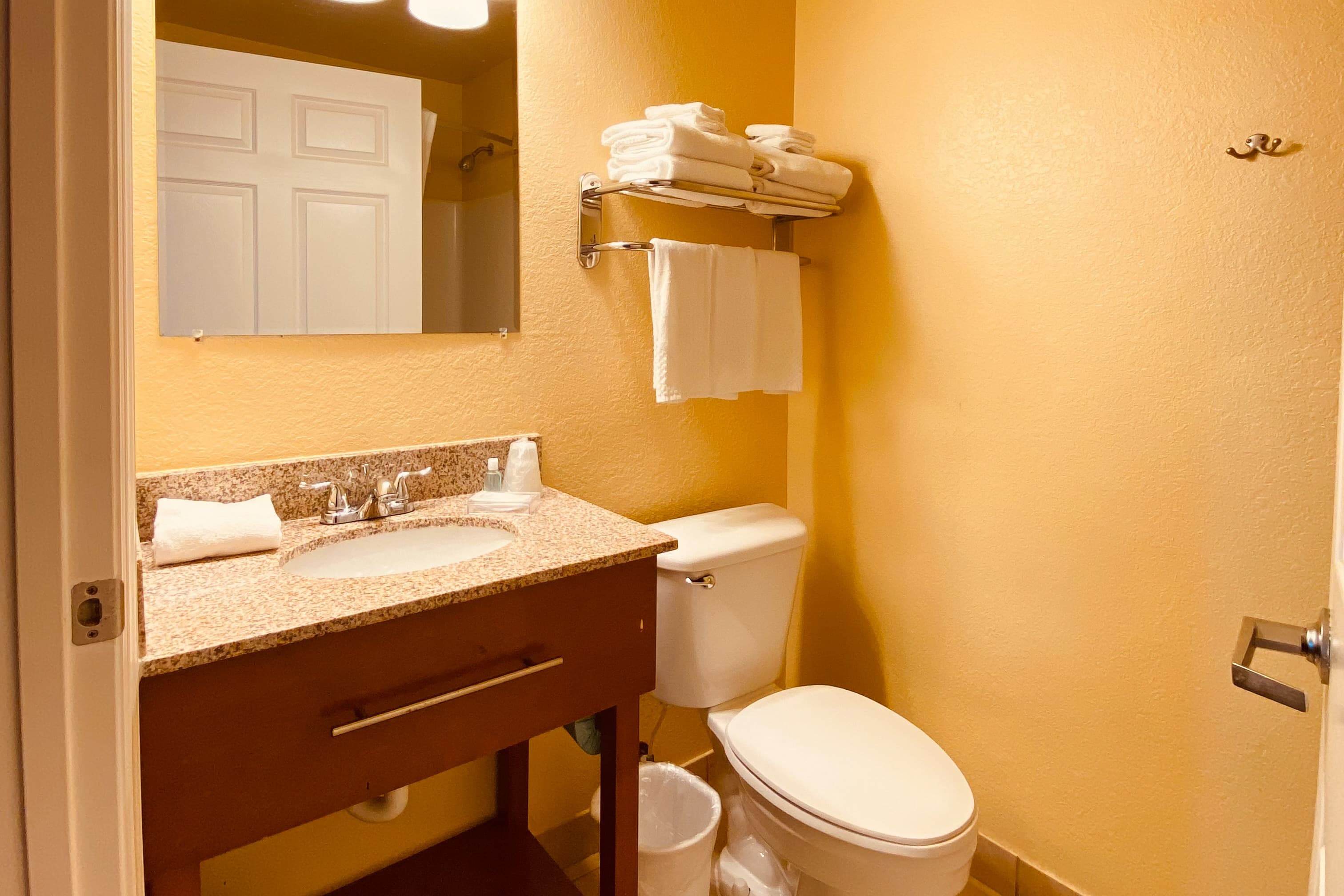 Suburban Studios Fort Myers Cape Coral — 40