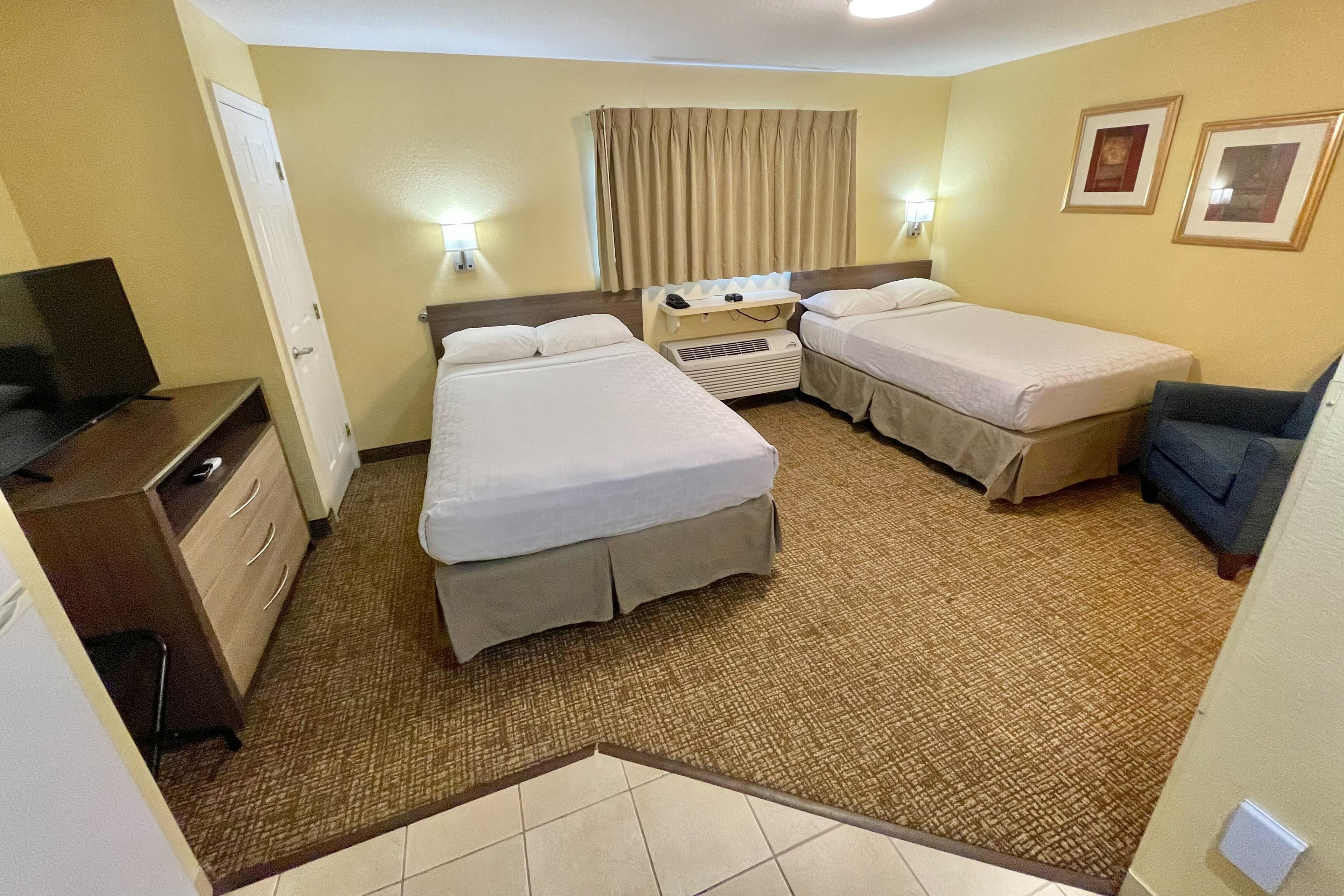 Suburban Studios Fort Myers Cape Coral - Image 2