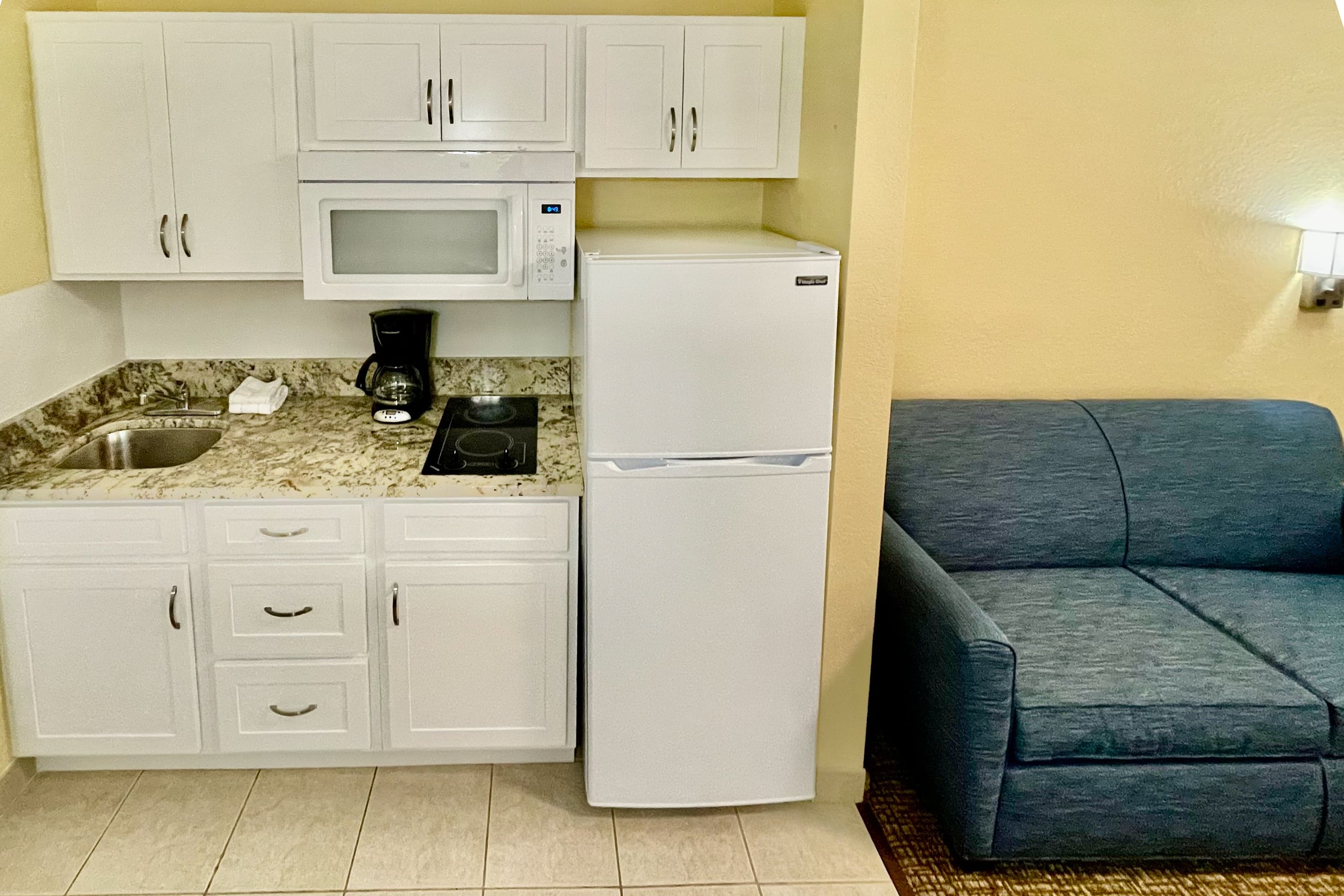 Suburban Studios Fort Myers Cape Coral — 16