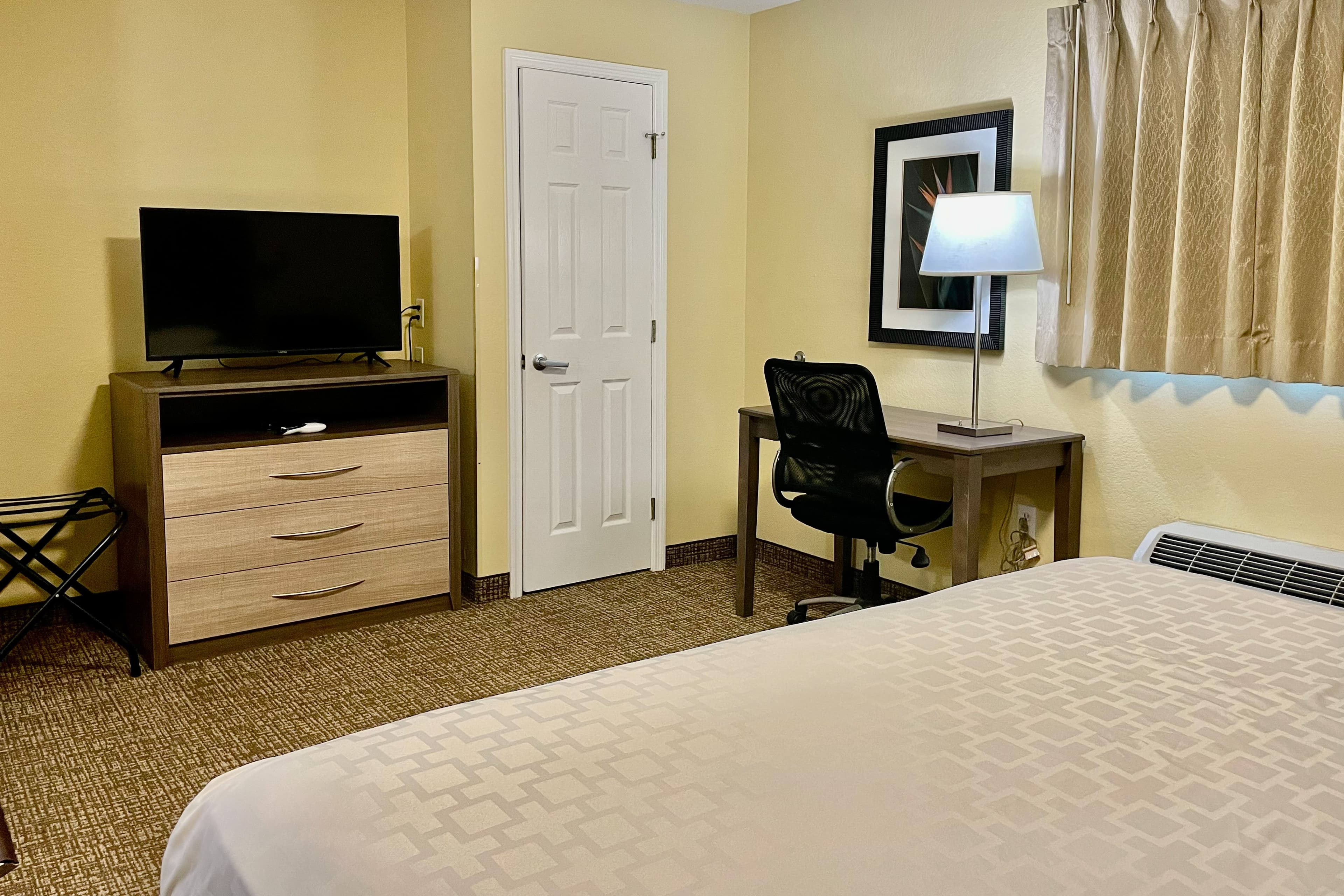 Suburban Studios Fort Myers Cape Coral — 9