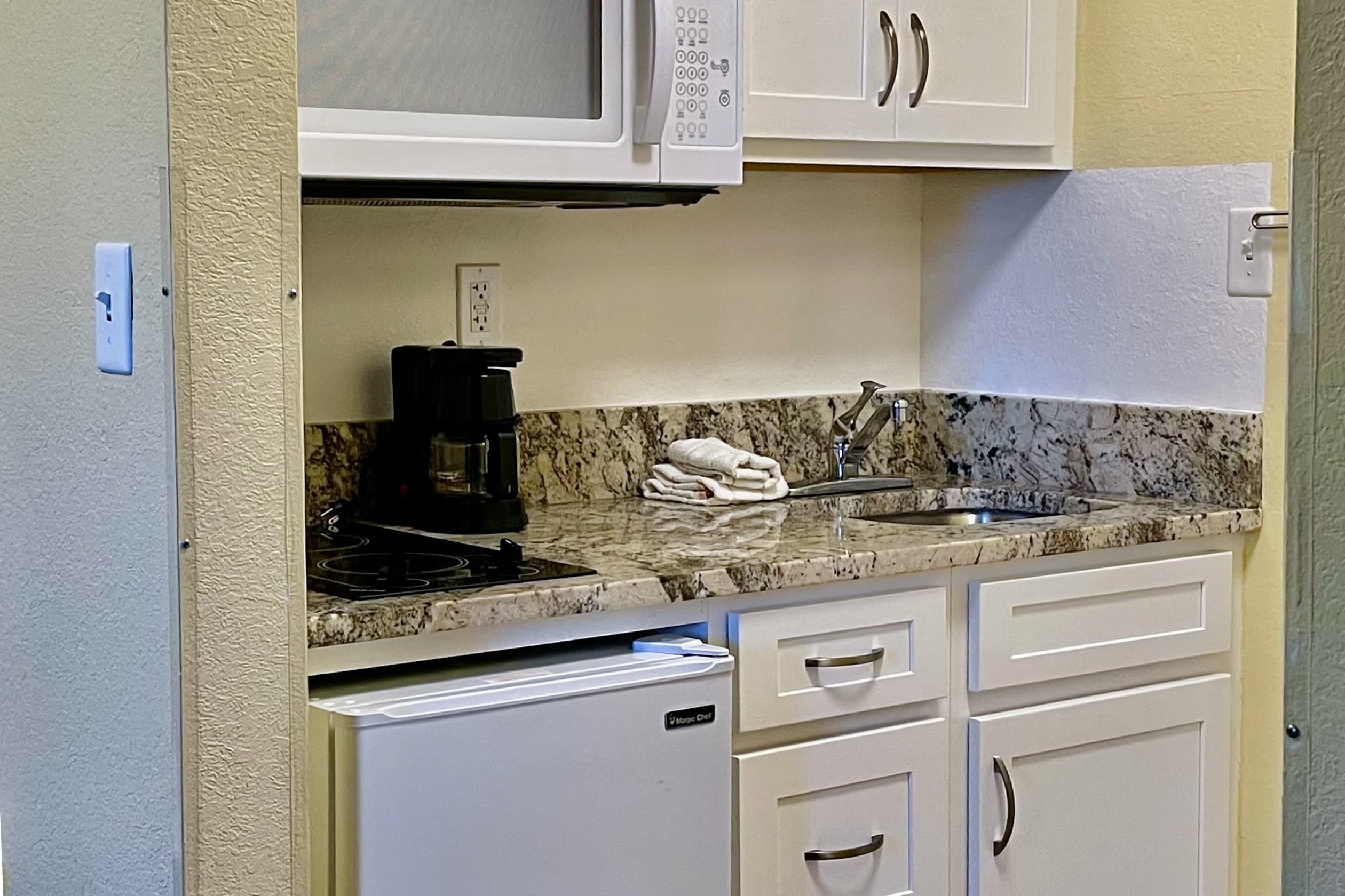 Suburban Studios Fort Myers Cape Coral — 56