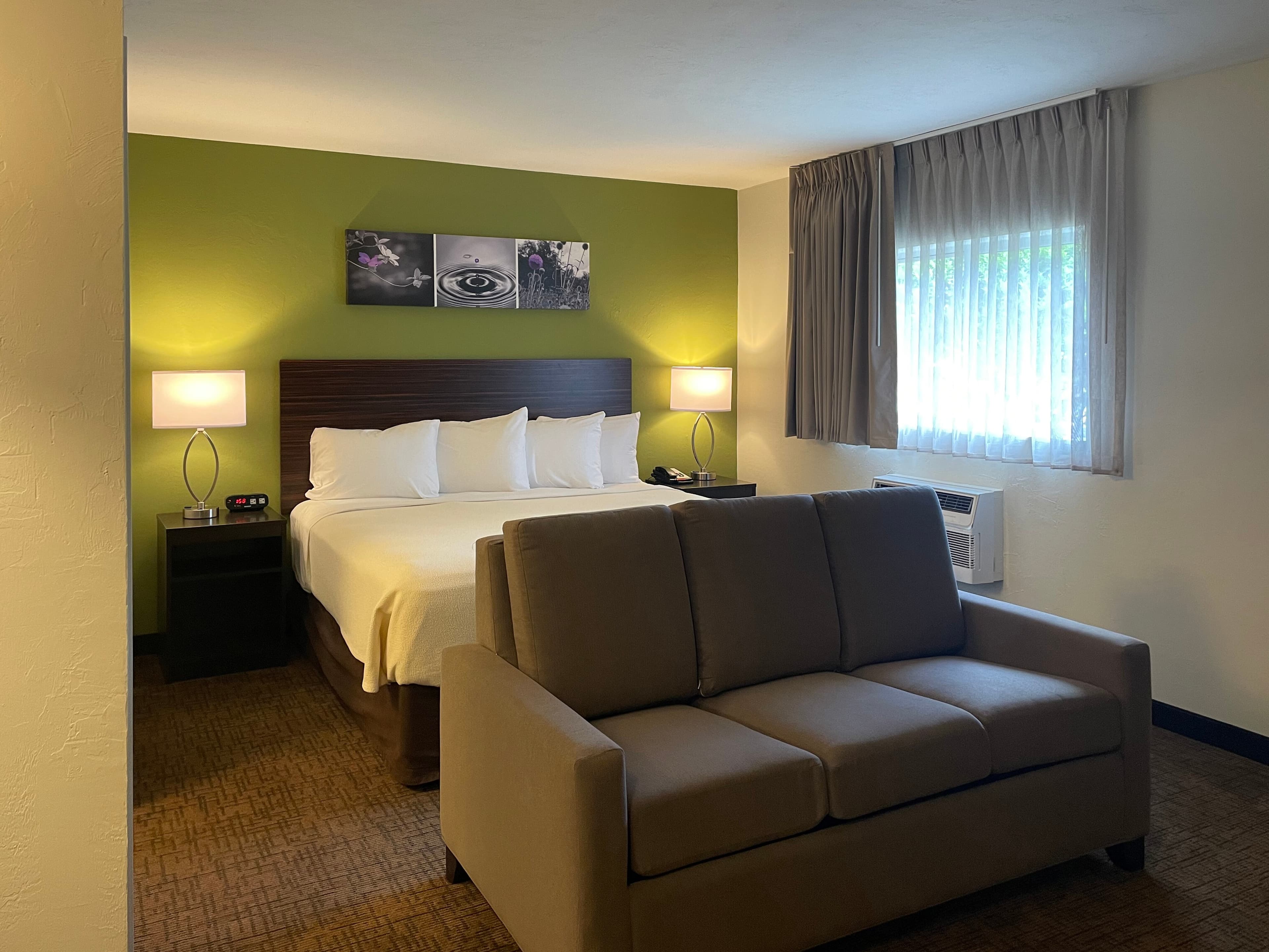 Suburban Studios Melbourne Airport - Image 1