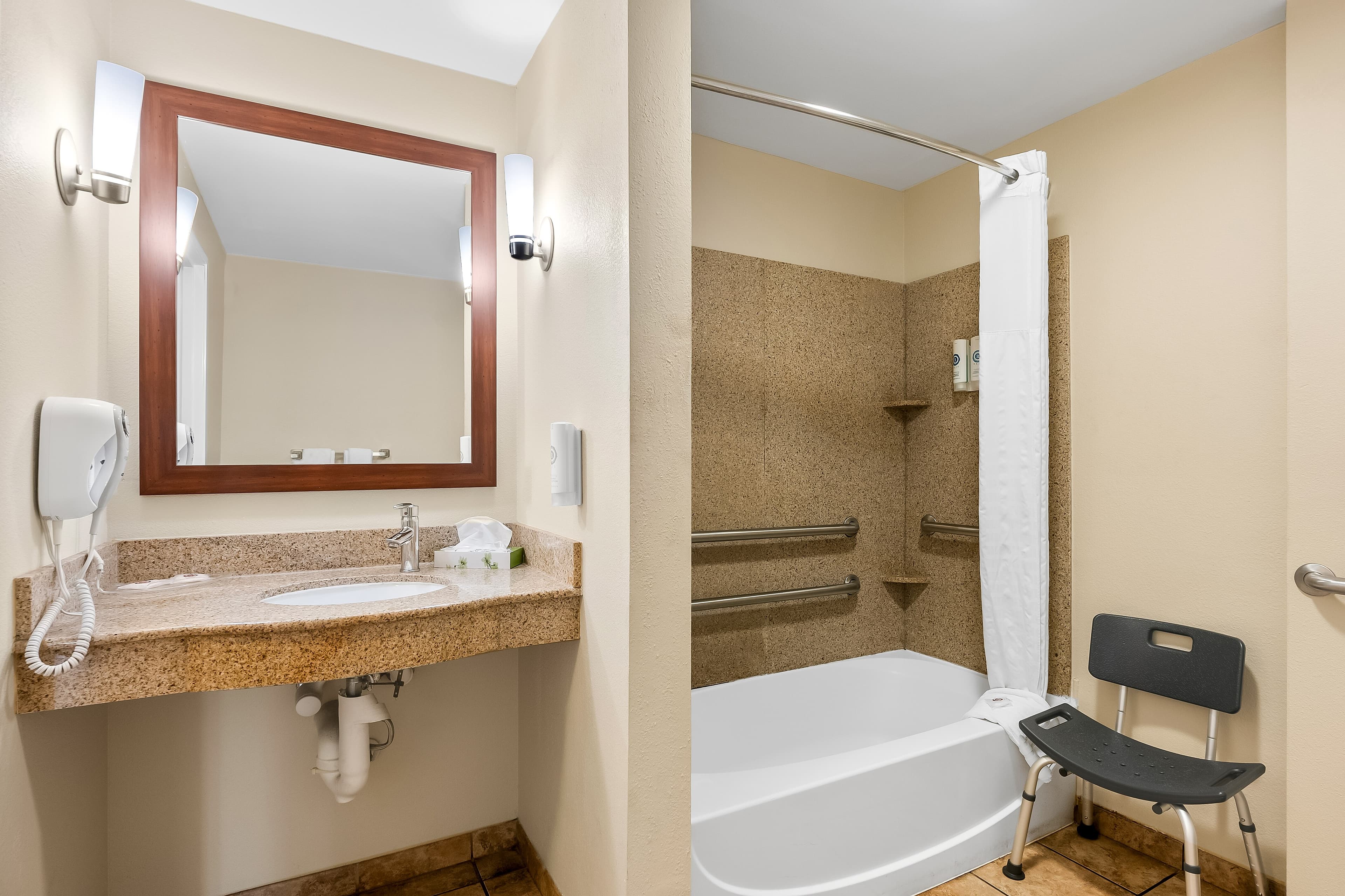 Comfort Suites Panama City near Tyndall AFB — 6