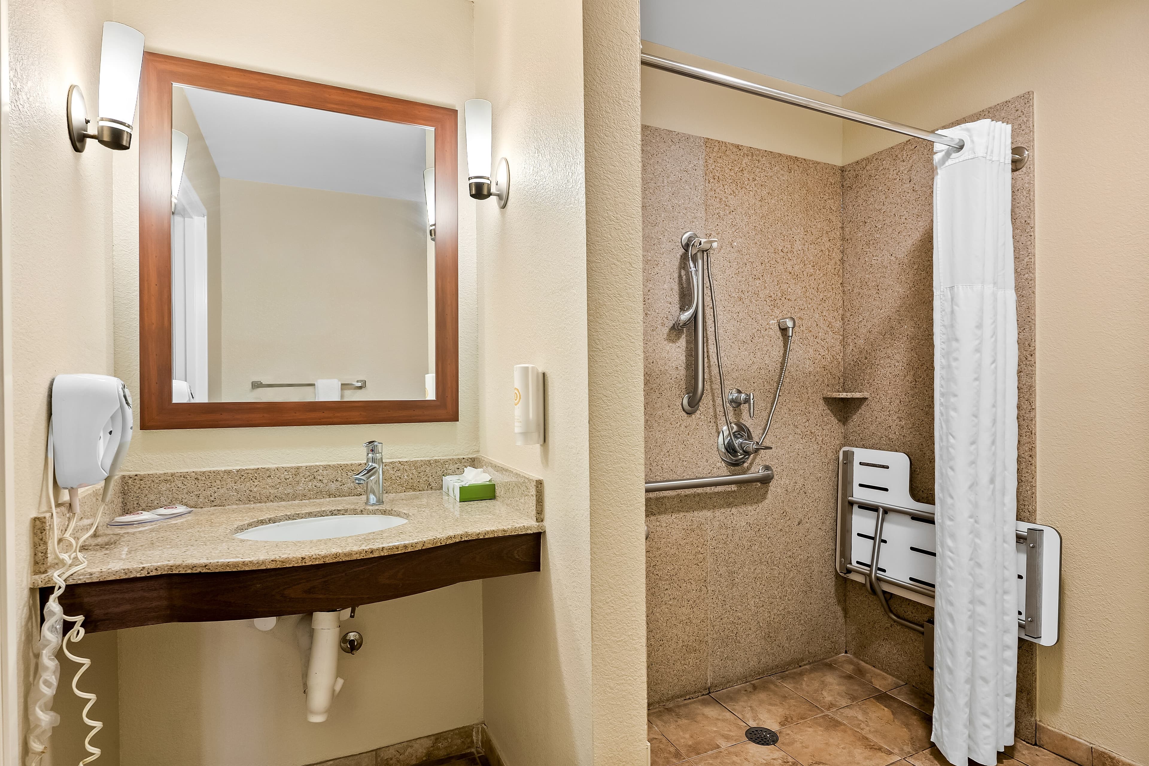 Comfort Suites Panama City near Tyndall AFB — 10