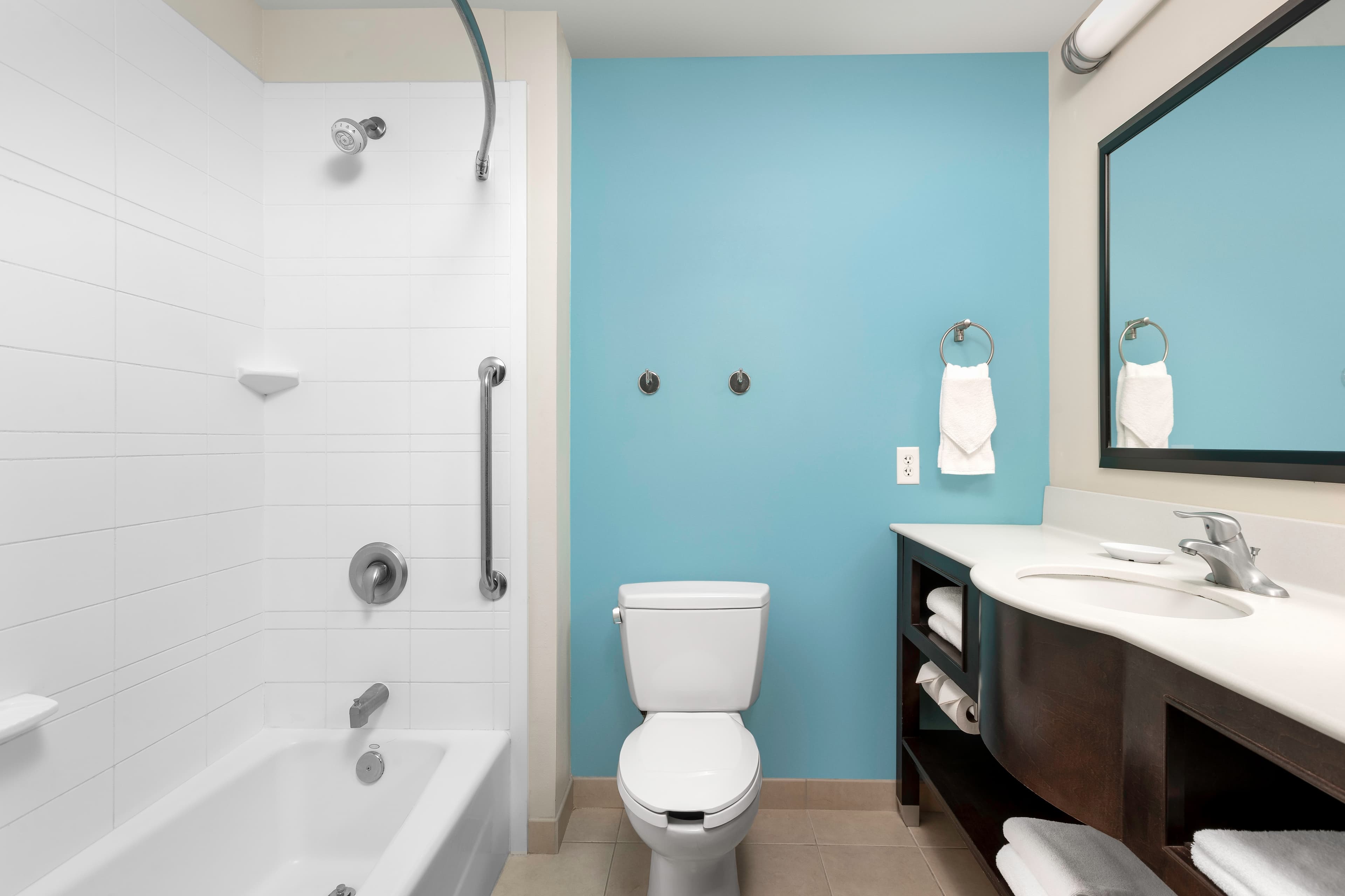 Comfort Suites Lake City — 9