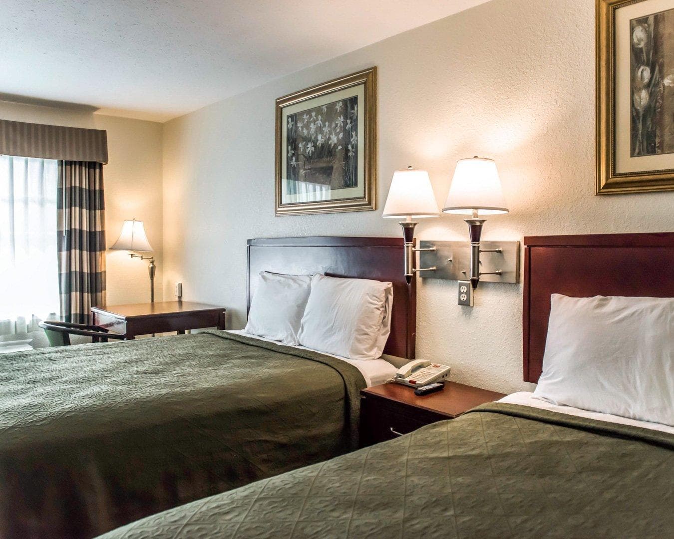 Econo Lodge Monticello — 23