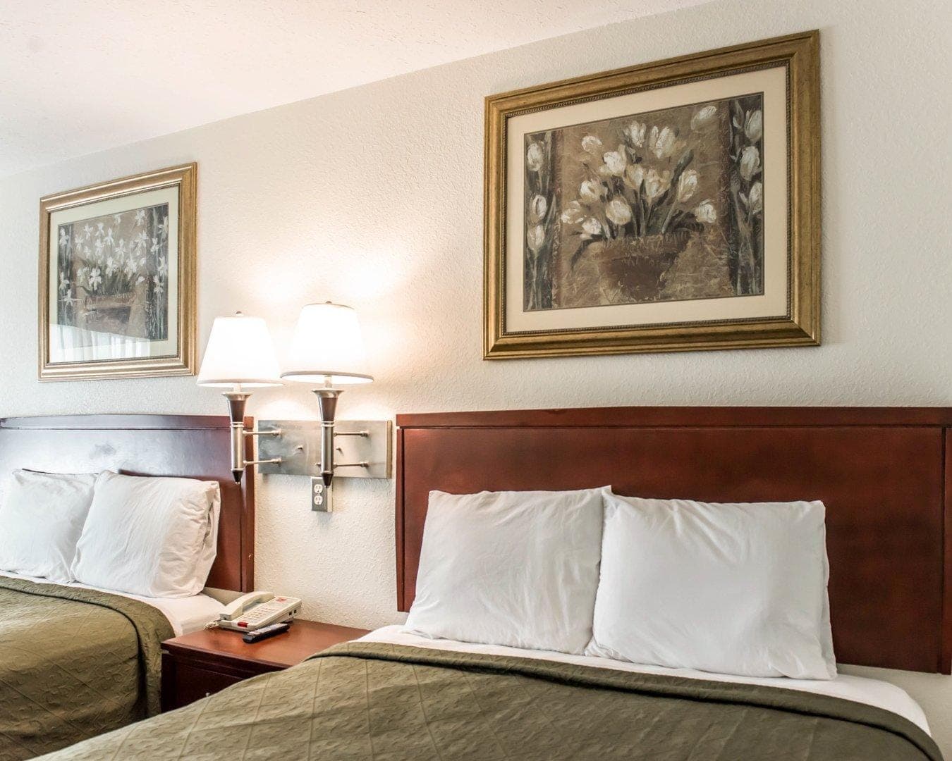 Econo Lodge Monticello — 25