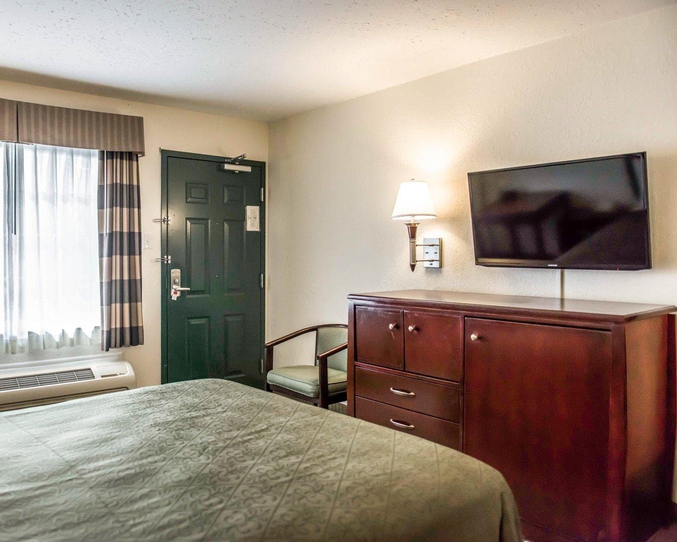 Econo Lodge Monticello — 4