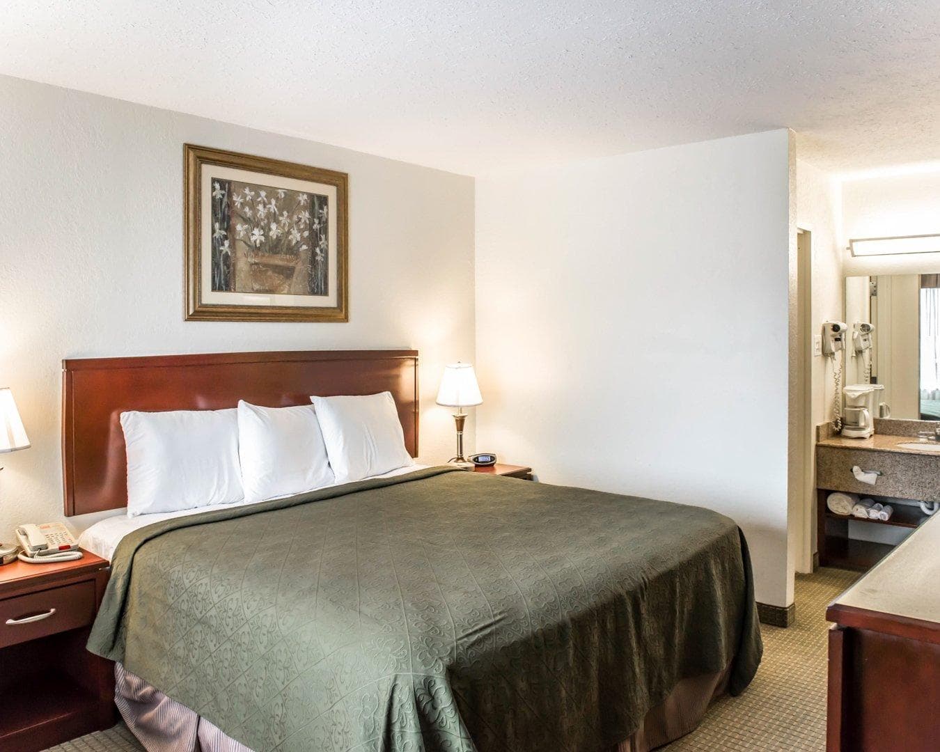 Econo Lodge Monticello — 7