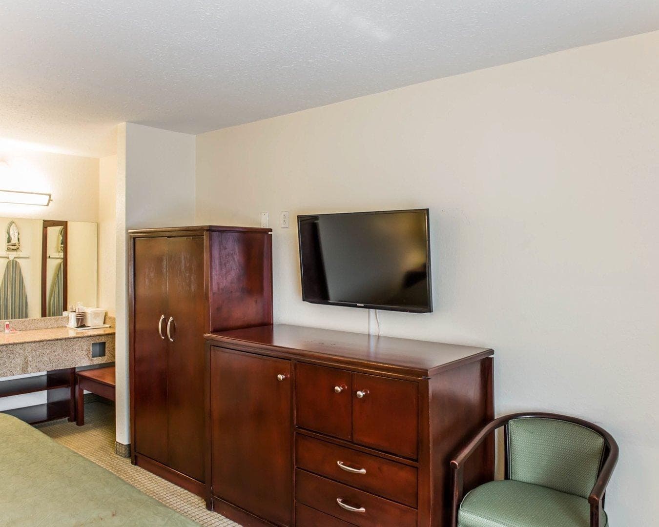 Econo Lodge Monticello — 9