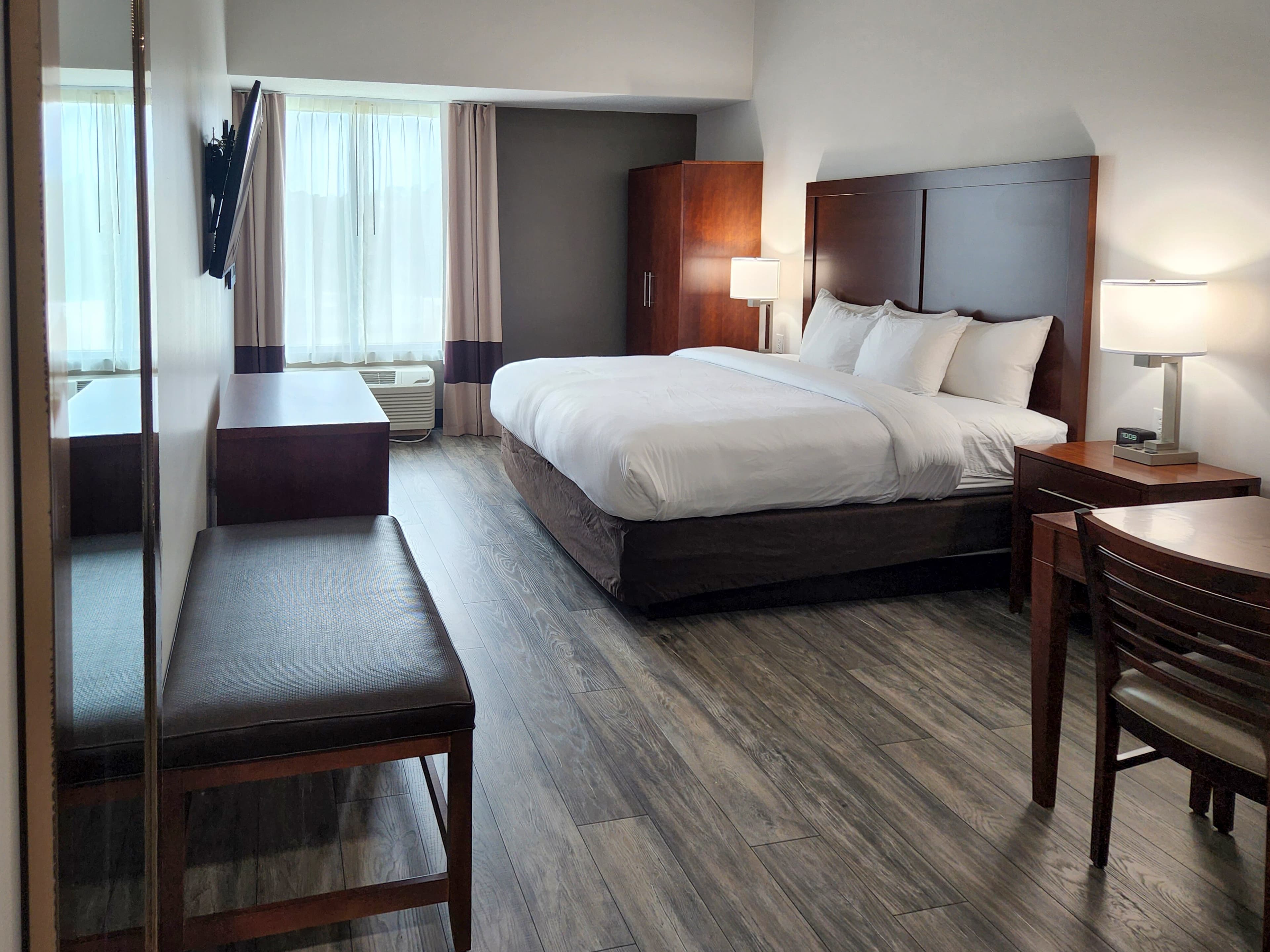 Comfort Suites Baymeadows Near Butler Blvd - Image 4