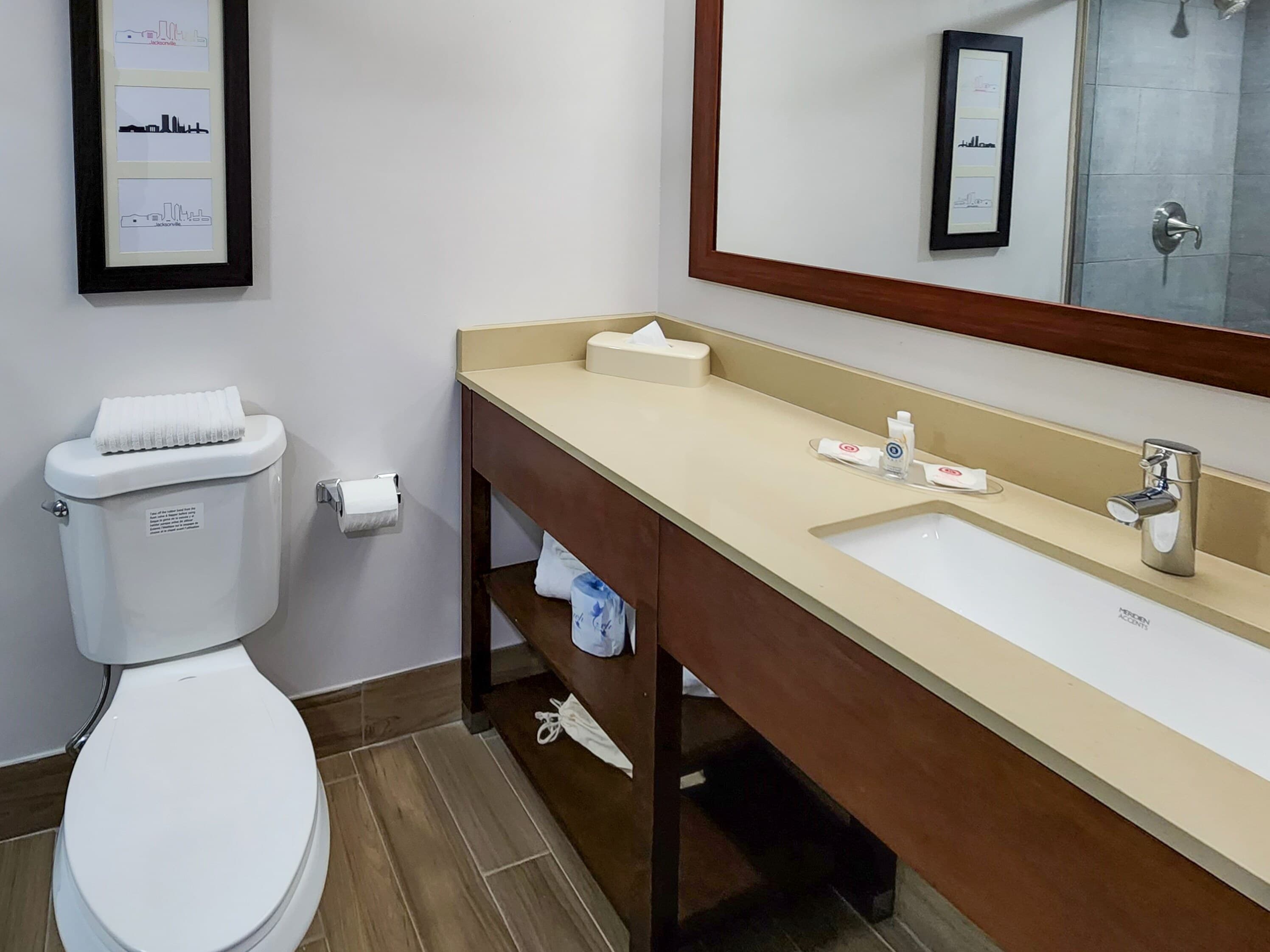 Comfort Suites Baymeadows Near Butler Blvd — 8
