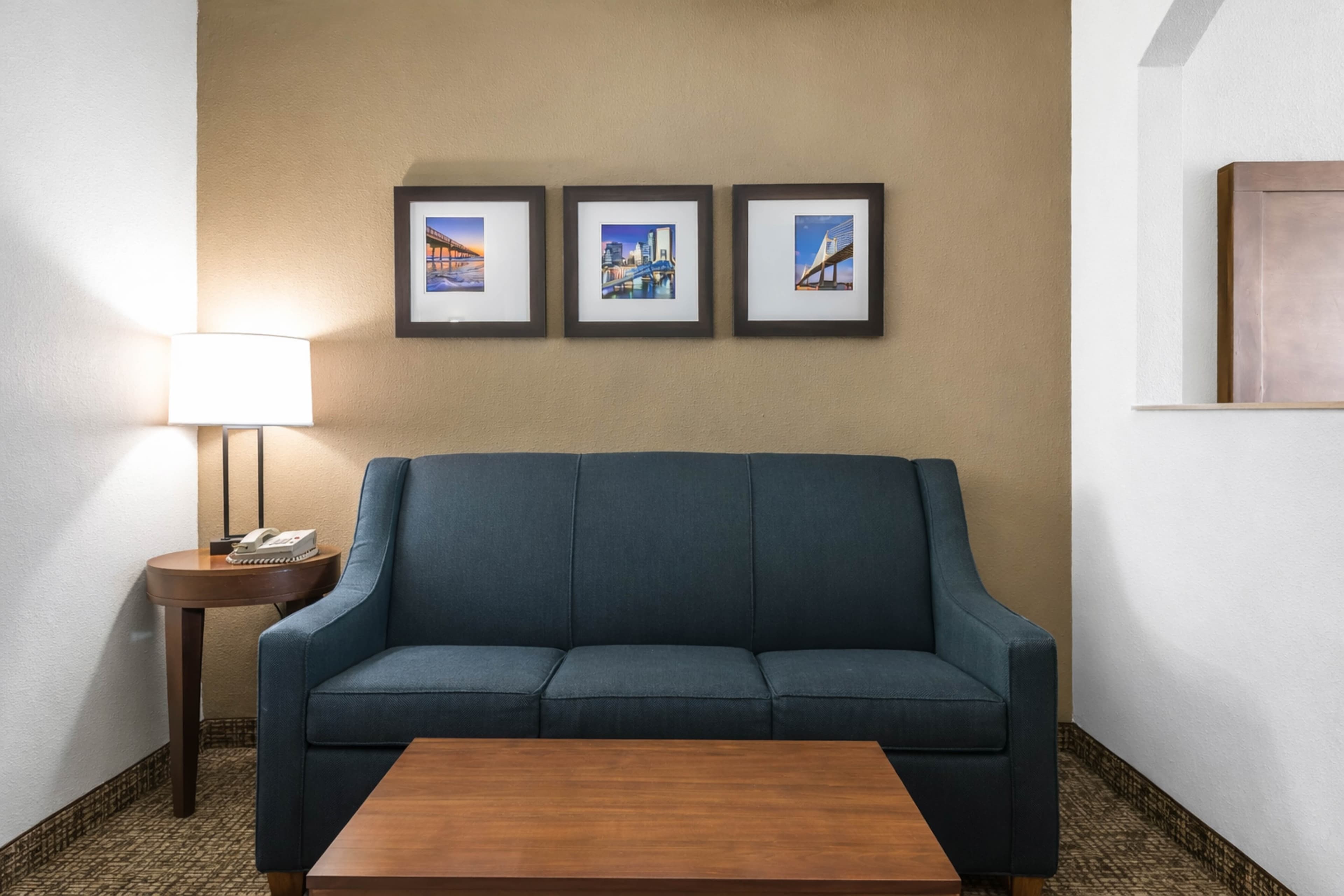 Comfort Suites Baymeadows Near Butler Blvd — 17