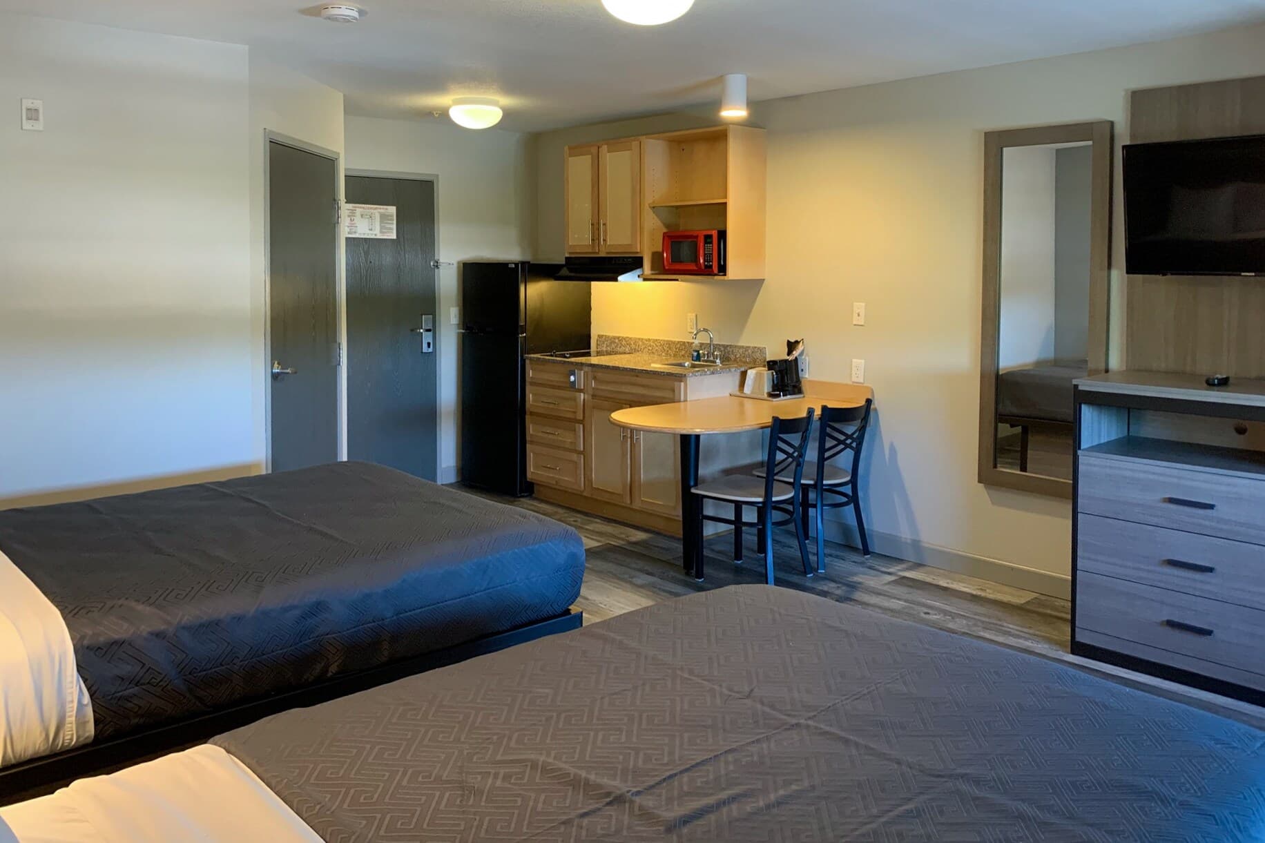 Suburban Studios near Panama City Beach — 7