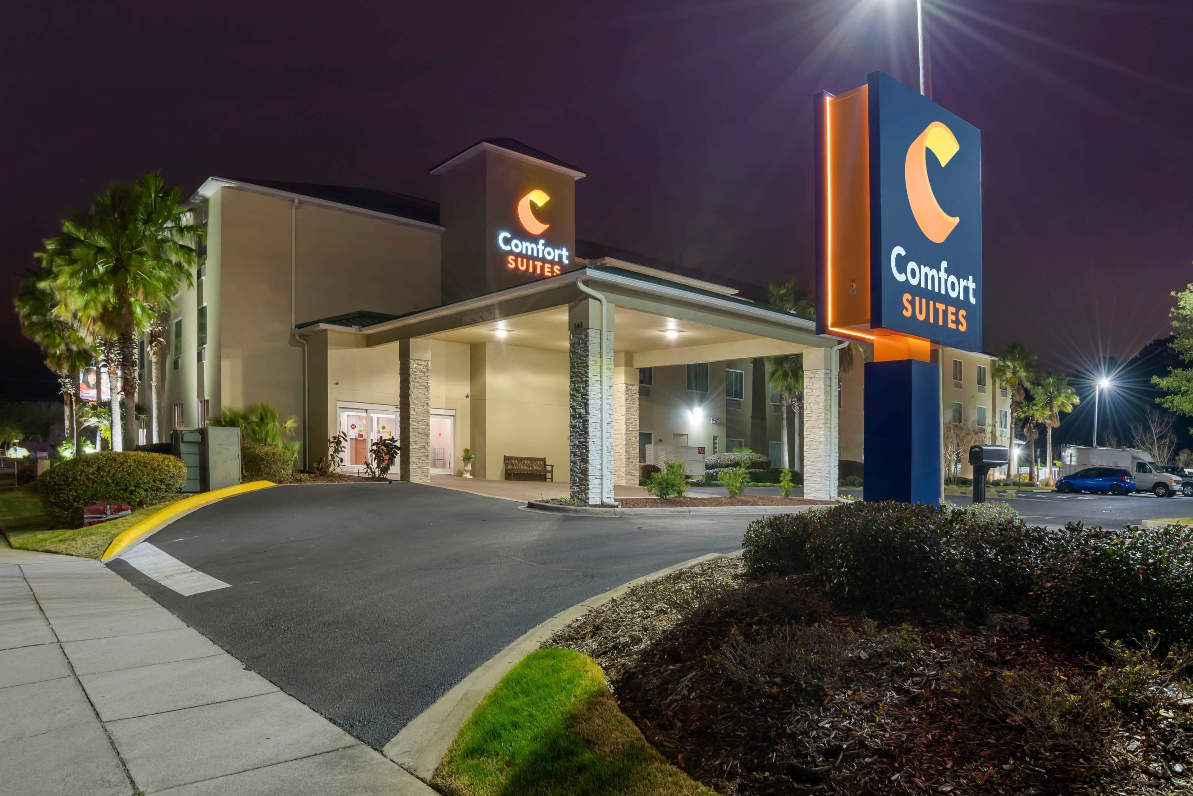 Comfort Suites Niceville Near Eglin Air Force Base - Image 1
