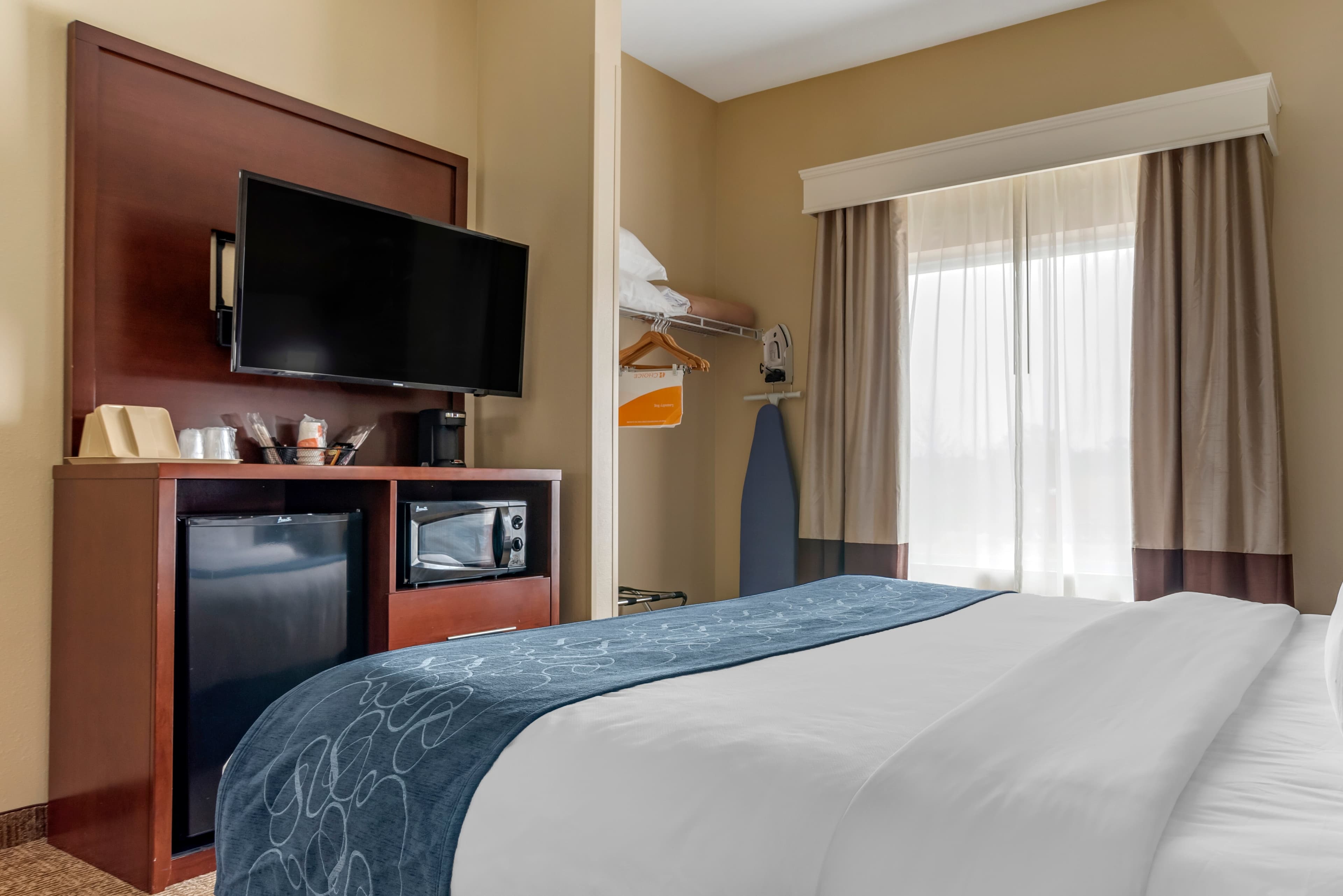 Comfort Suites Niceville Near Eglin Air Force Base - Image 3