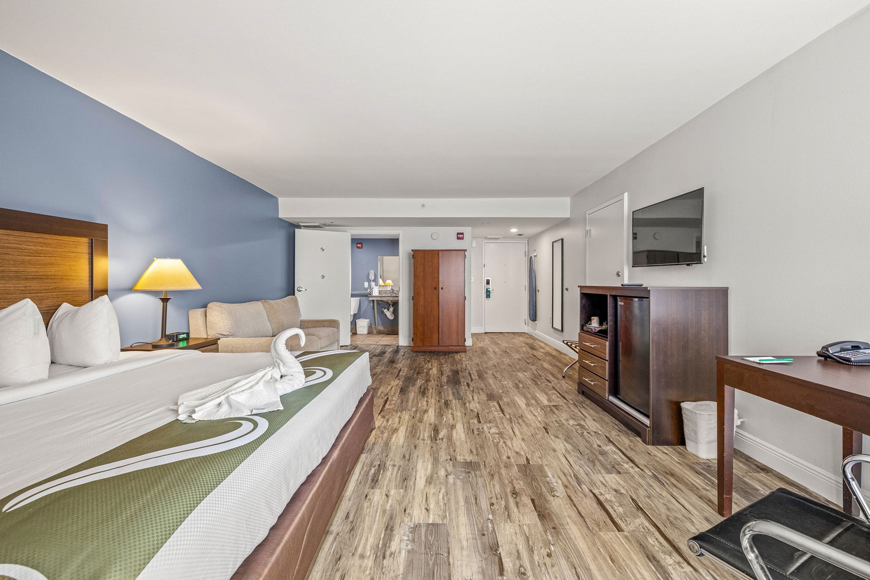 Quality Inn & Suites Tampa near Fairgrounds and Casino - Image 2