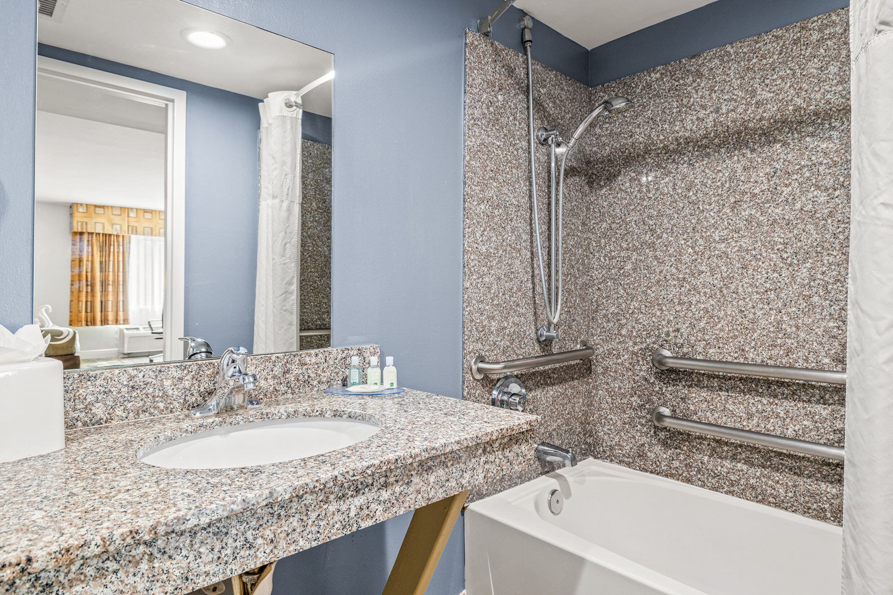Quality Inn & Suites Tampa near Fairgrounds and Casino — 7