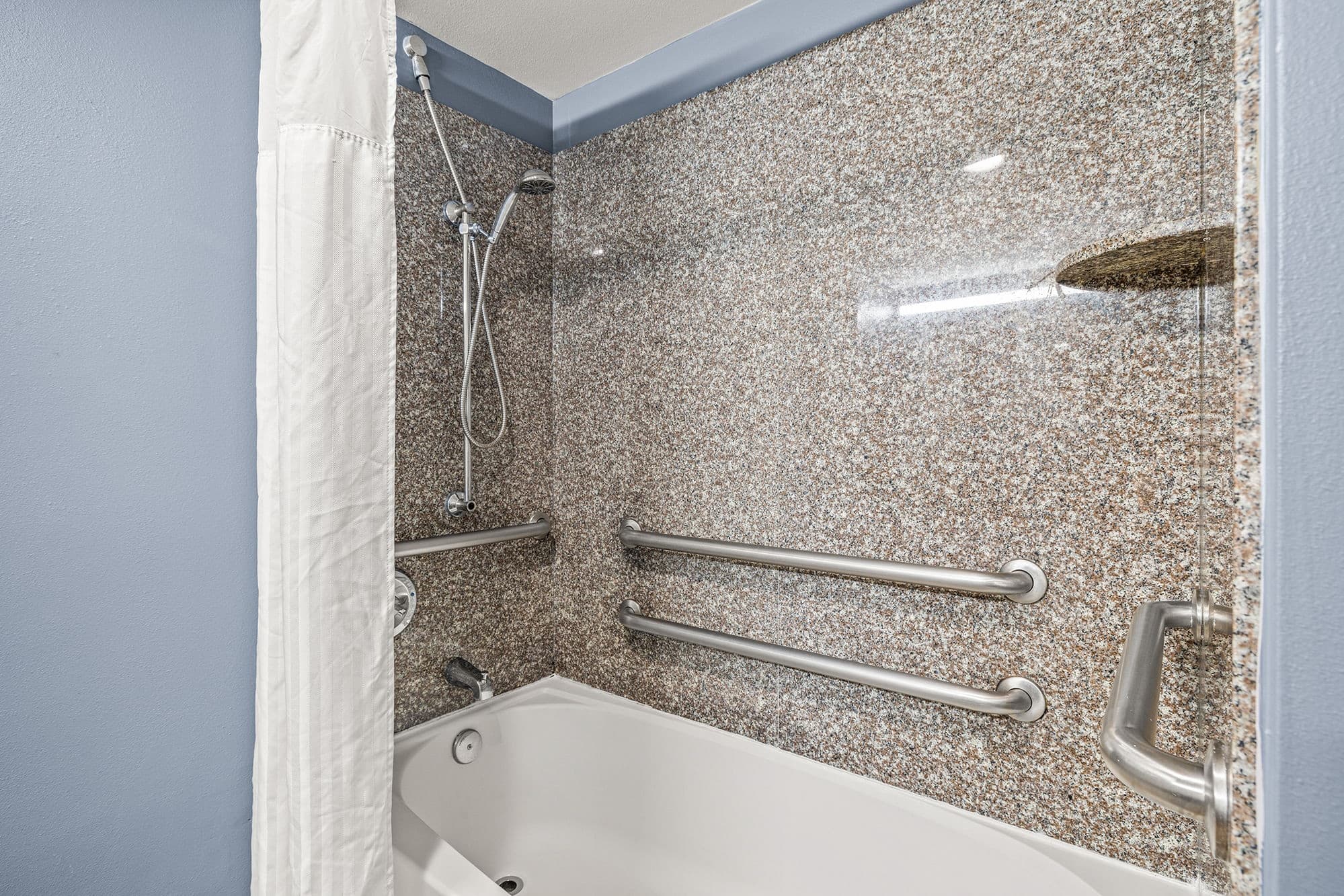 Quality Inn & Suites Tampa near Fairgrounds and Casino — 11