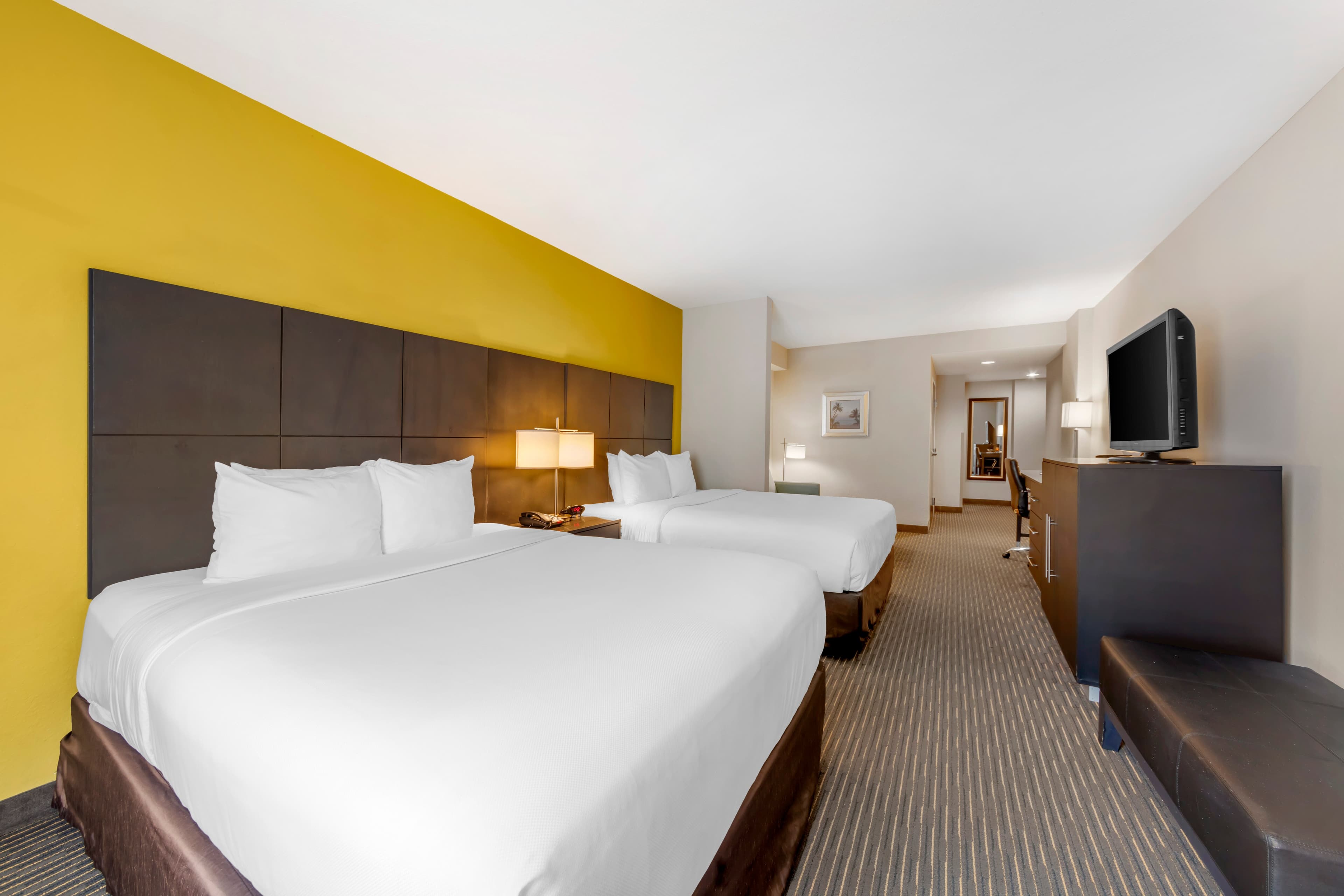Comfort Suites Miami Airport North — 19