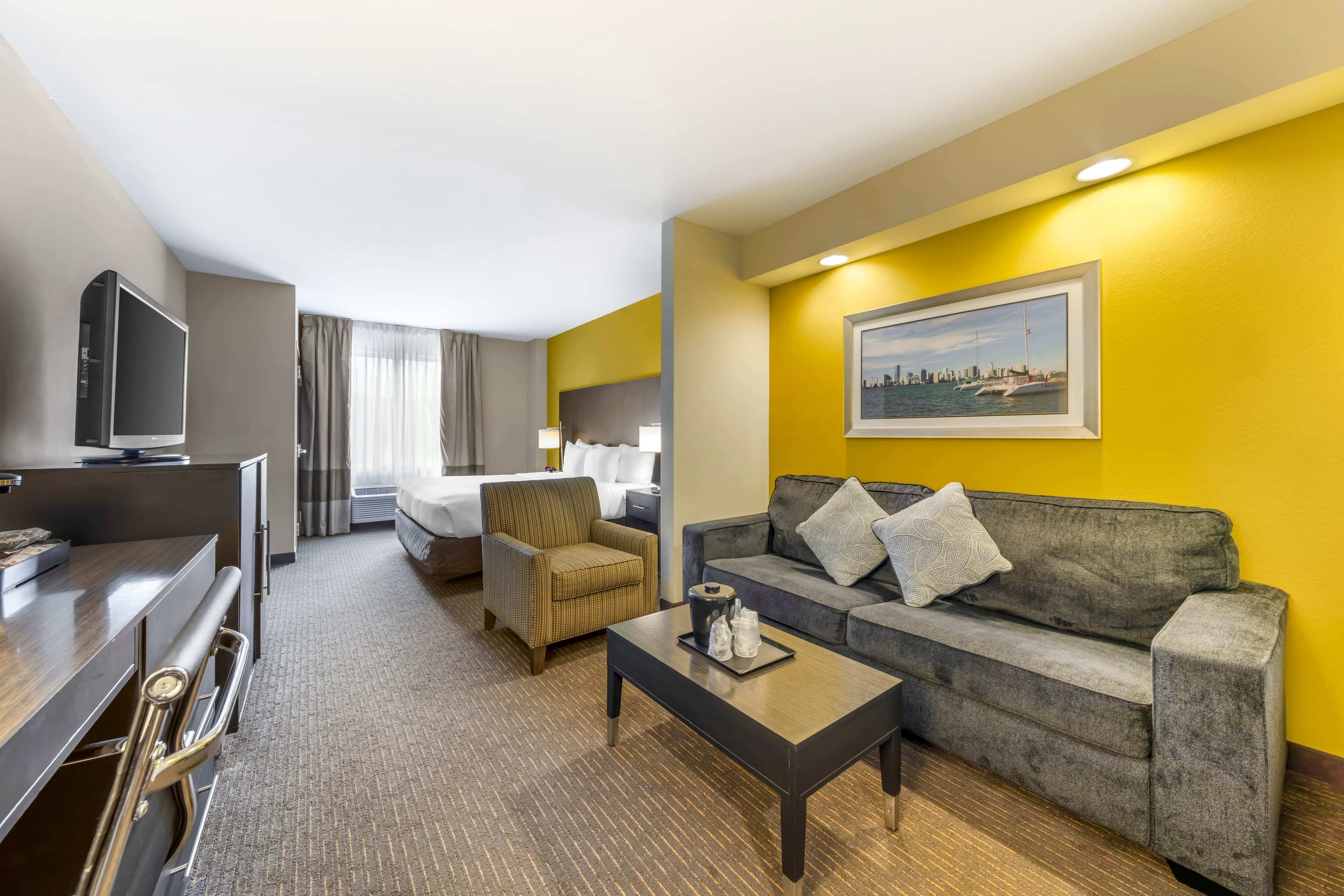 Comfort Suites Miami Airport North — 10