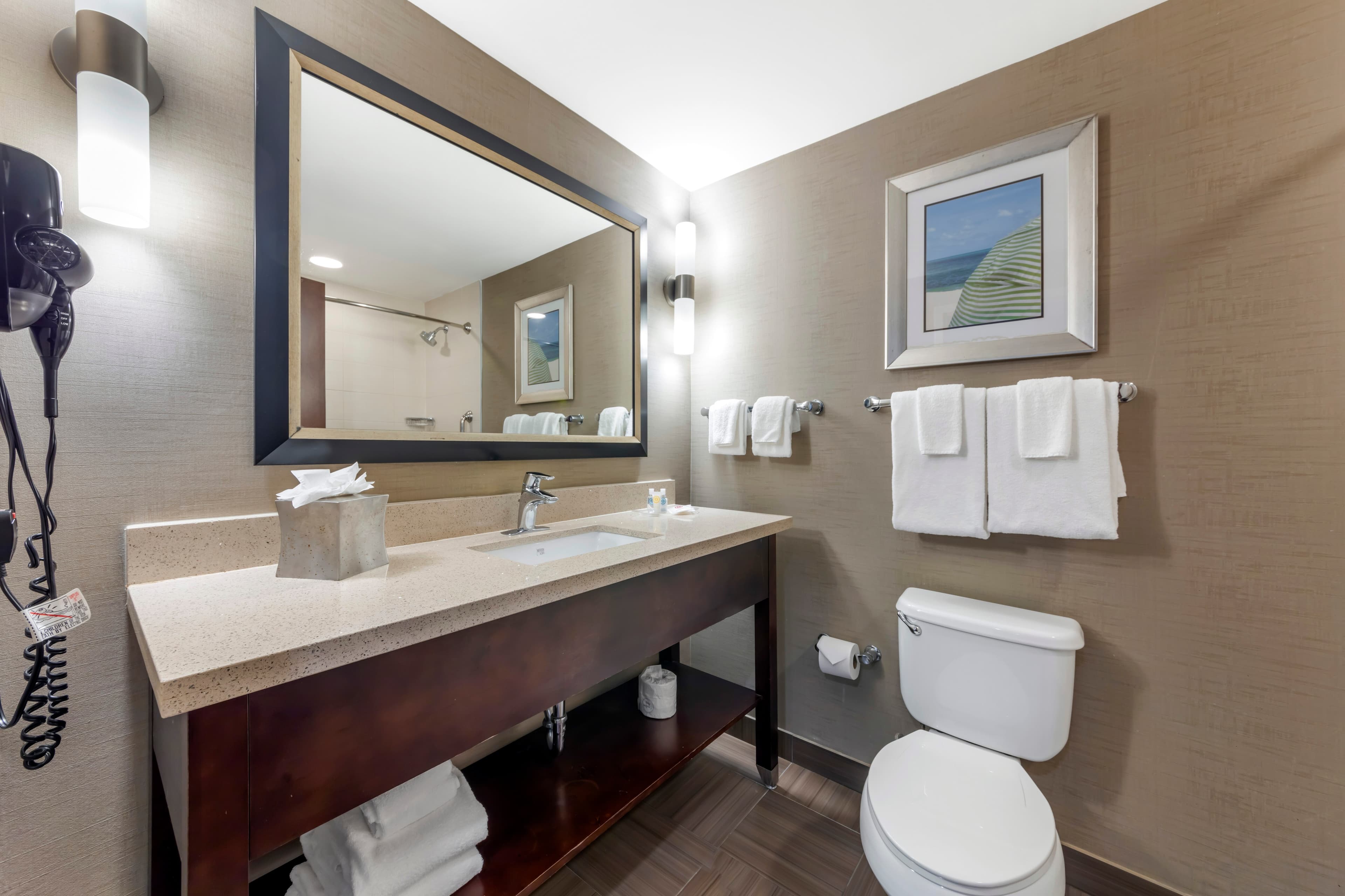 Comfort Suites Miami Airport North — 25