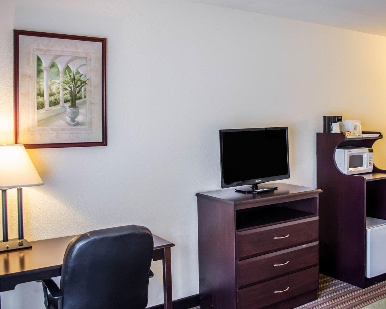 Quality Inn & Suites Pensacola Bayview — 5
